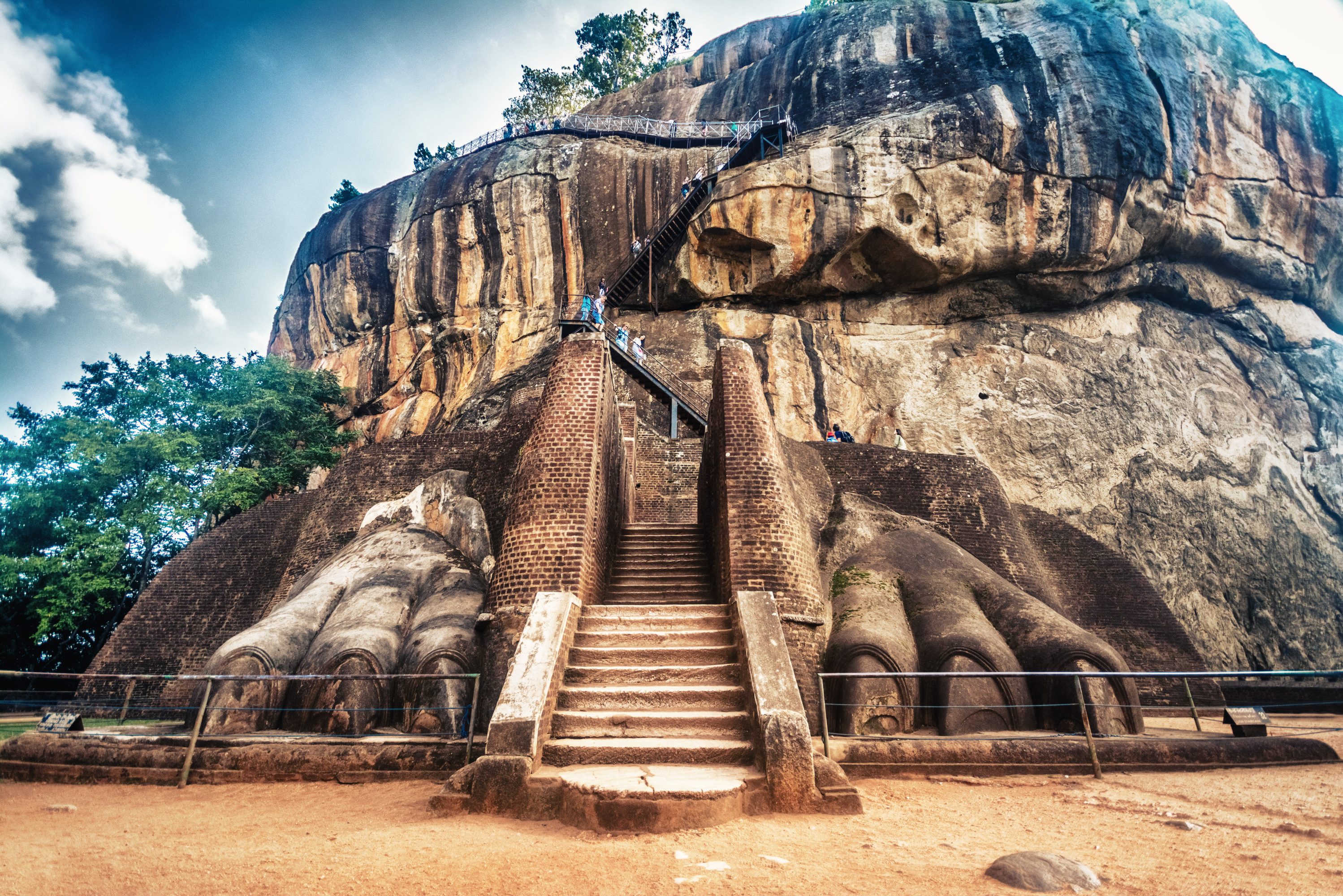 De leeuwenrots in Sigiriya in Sri Lanka