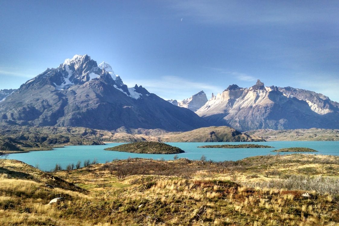 chile-torres-del-paine-iconische-bergen-met-meer