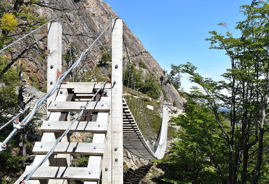 chile-torres-del-paine-national-park-hangbrug