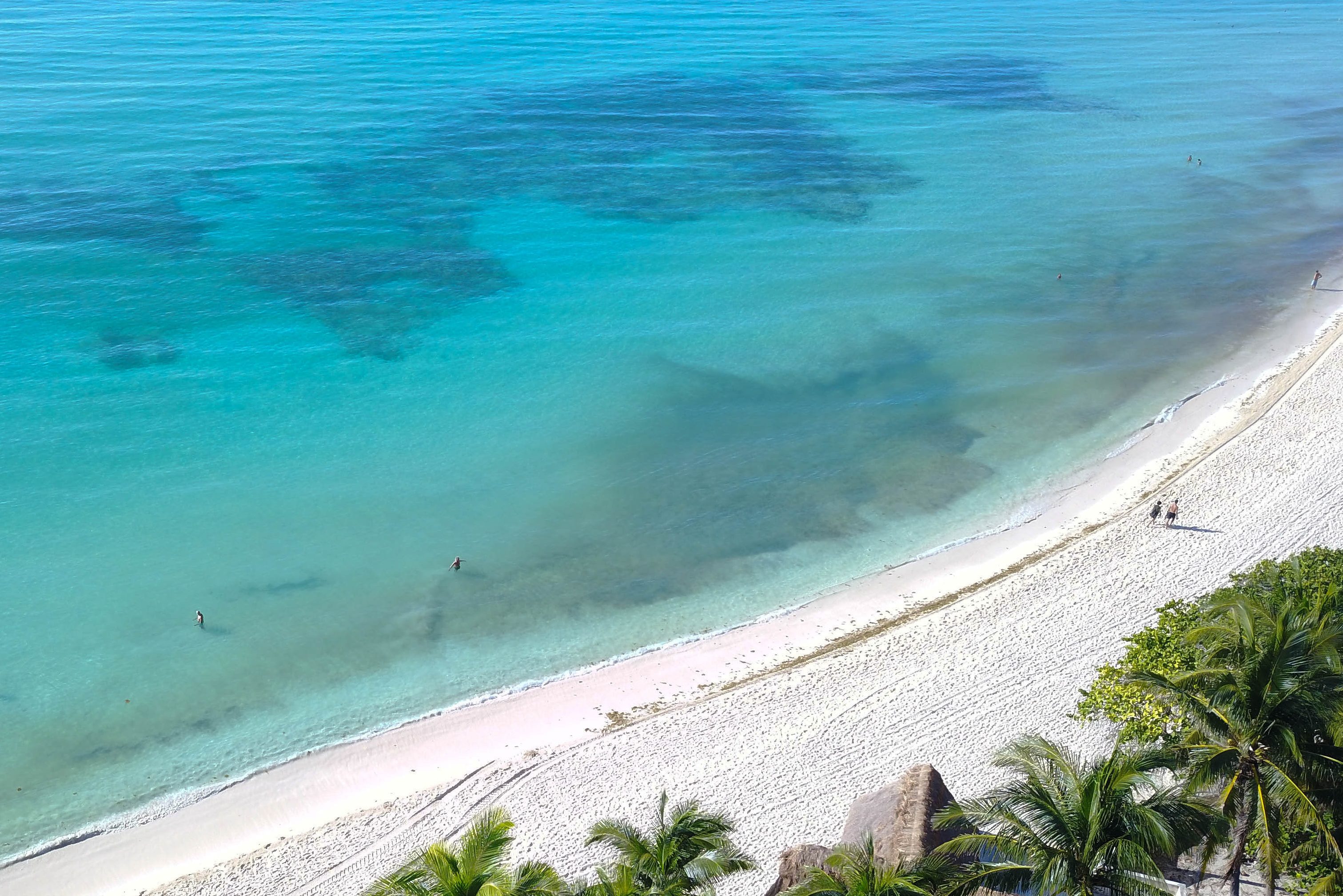 Strand van het Mahekal Beach Resort in Playa del Carmen in Mexico