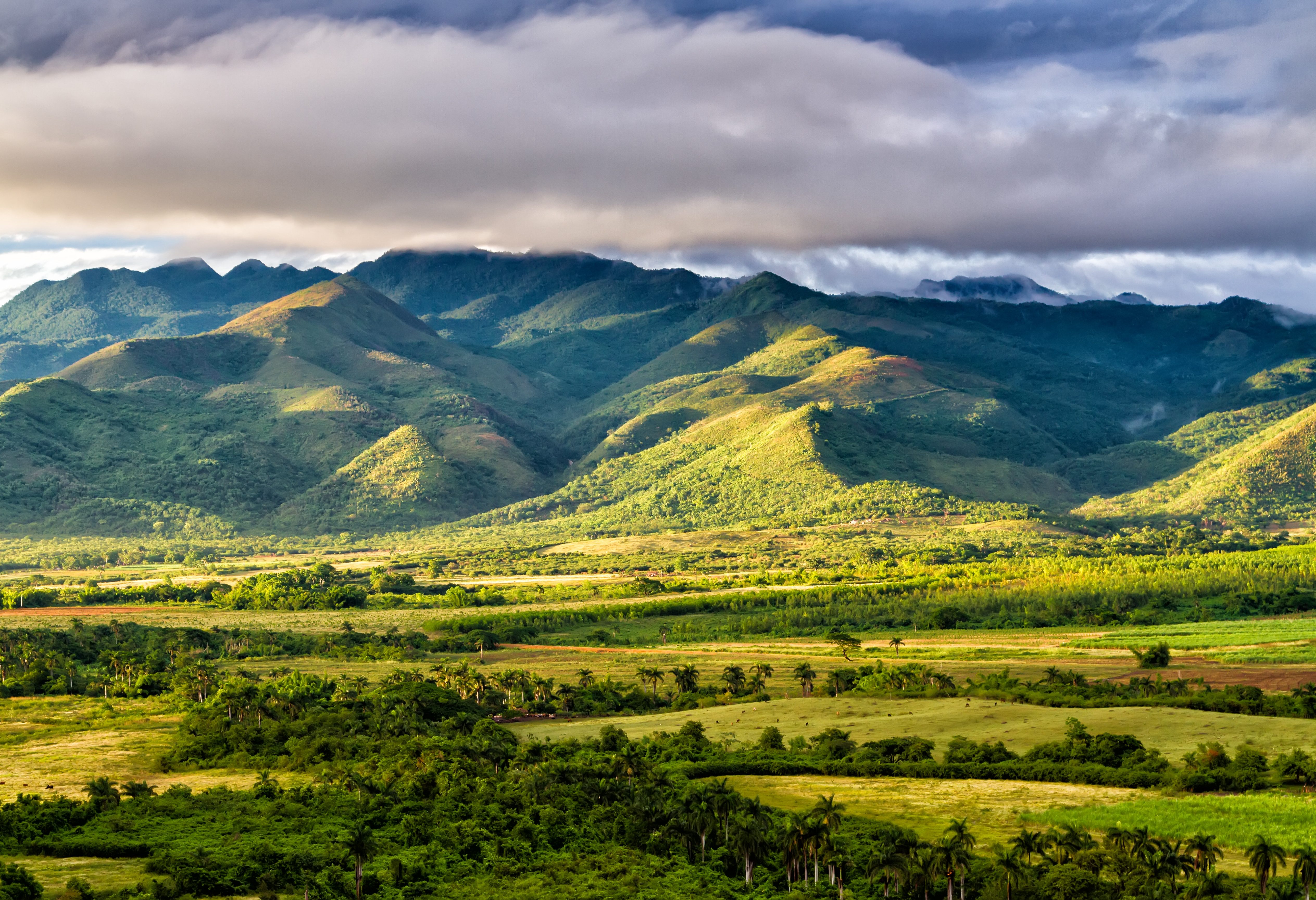 Uitzicht over Valle de los Ingenios bij Trinidad in Cuba