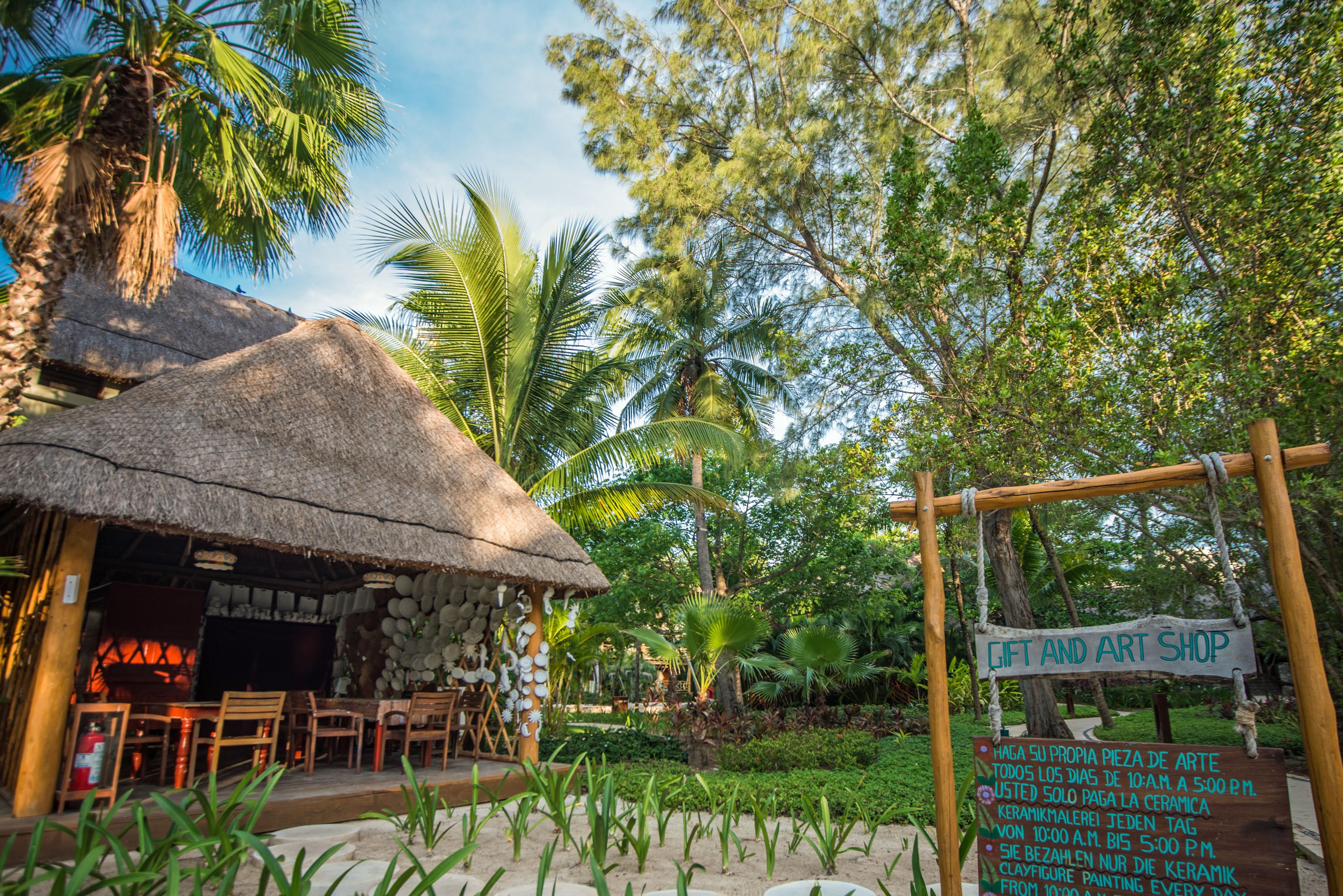 Souvenirwinkeltje van Mahekal Beach Resort in Playa del Carmen in Mexico