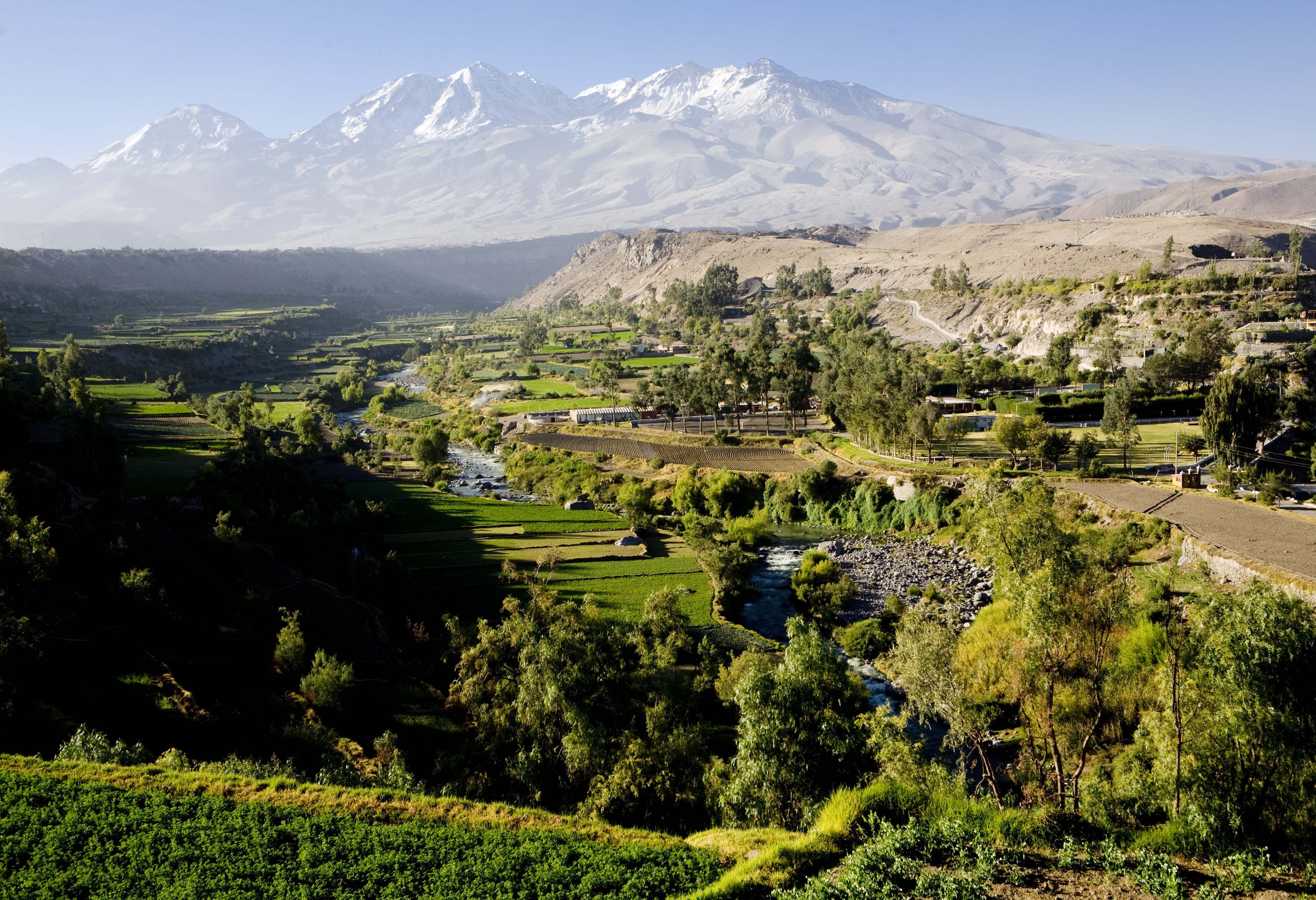 Chachani vulkaan onderweg vanuit Arequipa in Peru