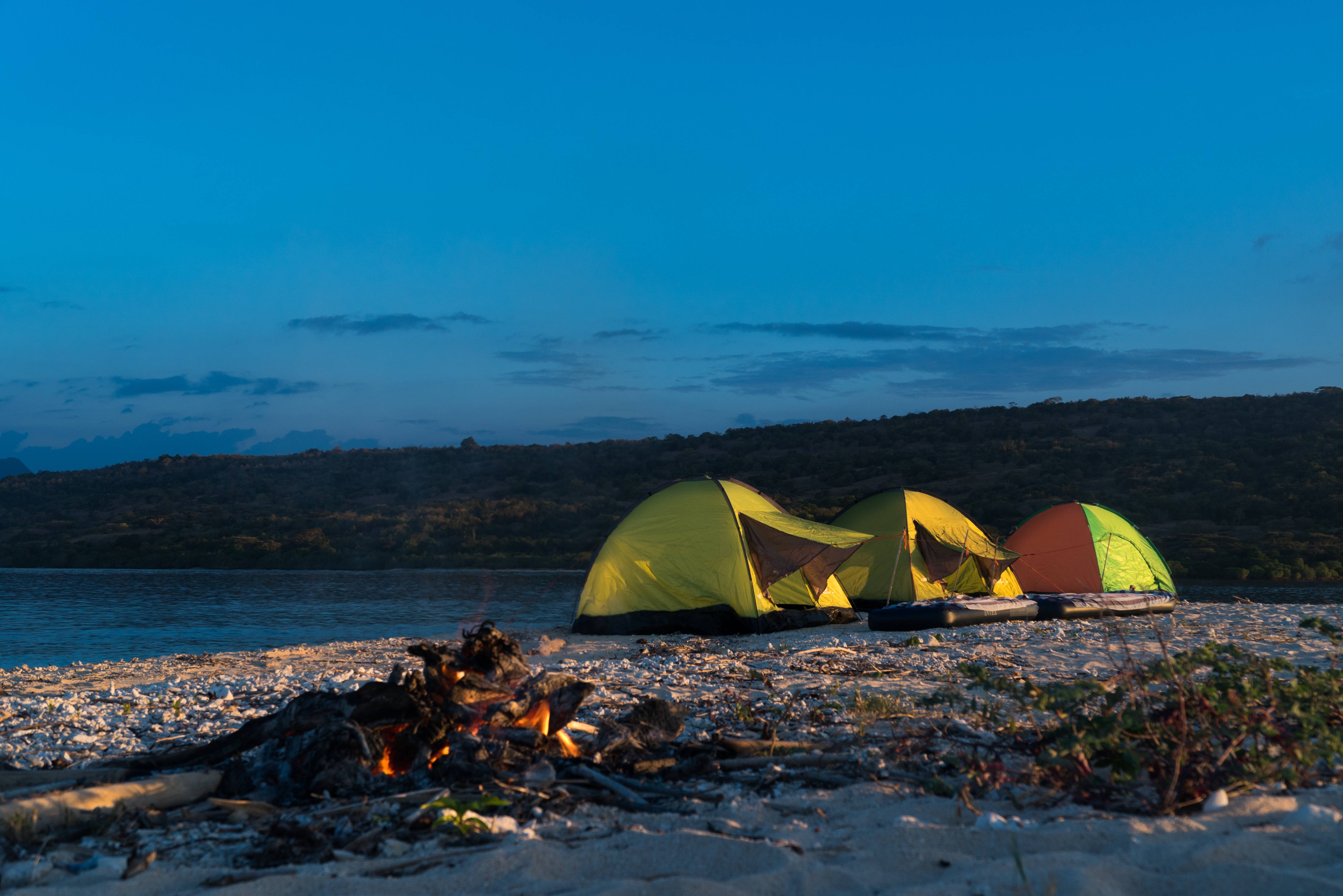 Indonesië-Bali-Menjangan-kamperen-tentjes