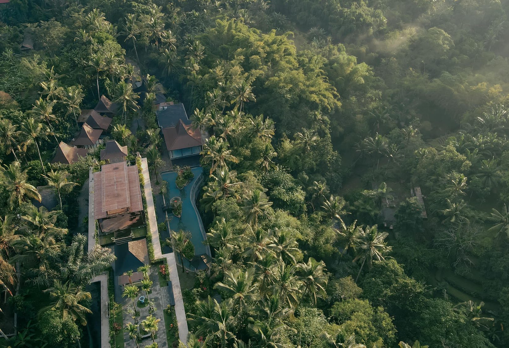 Bovenaanzicht op het Arkamara Dijiwa Ubud op Bali in Indonesie
