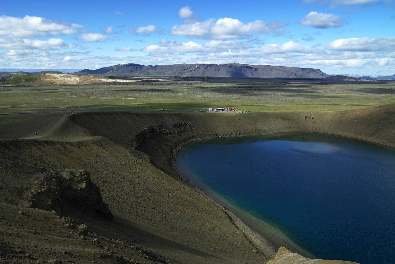 IJsland-Askja-Viti-kleine-explosie-krater-binnenland-2