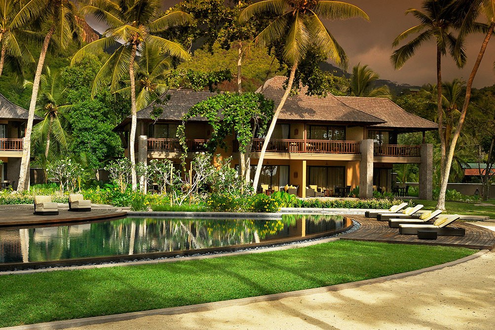 Hoofdgebouw van Constance Ephelia op Mahe op de Seychellen