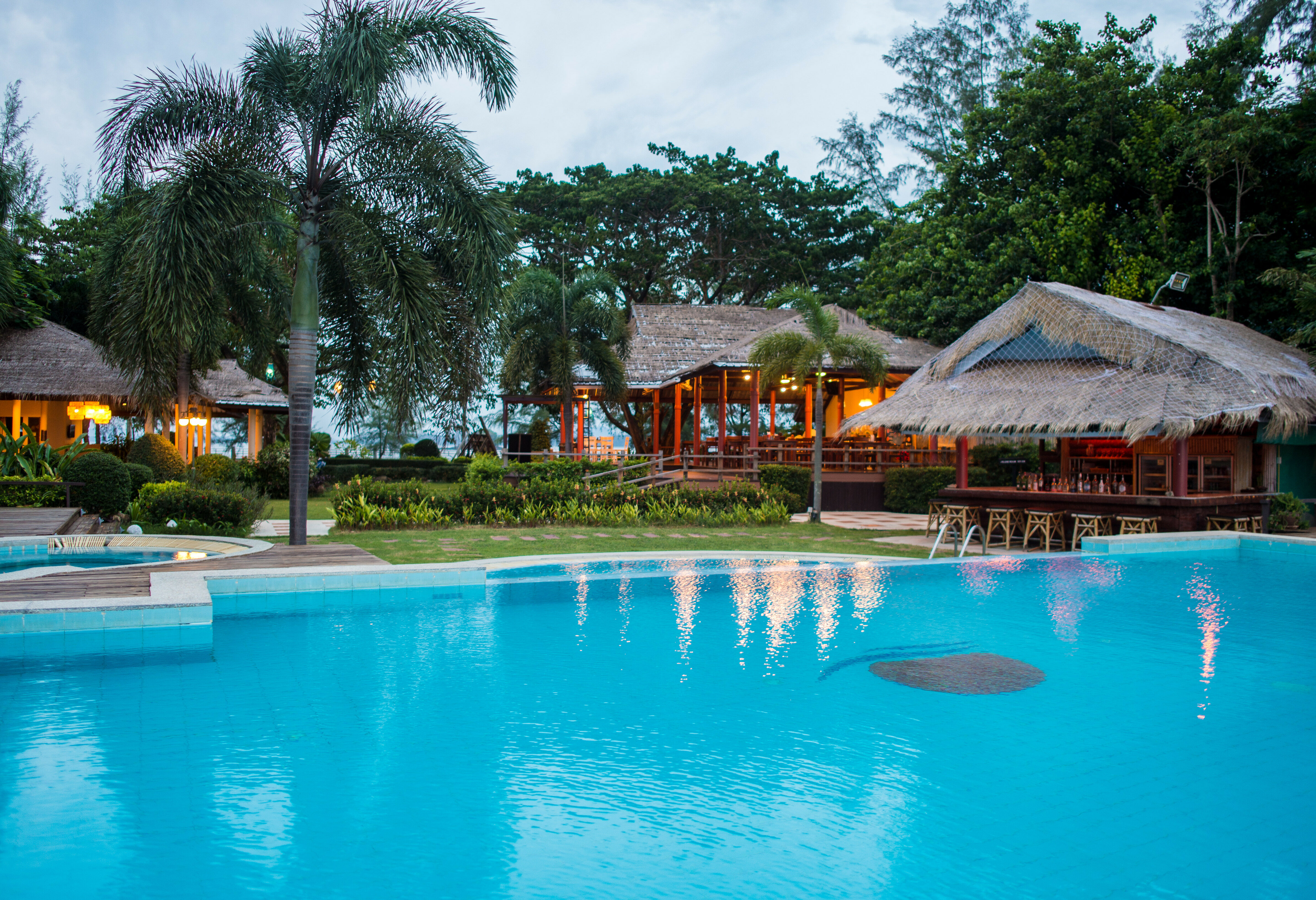 Zwembad van Twin Bay Koh Lanta Resort