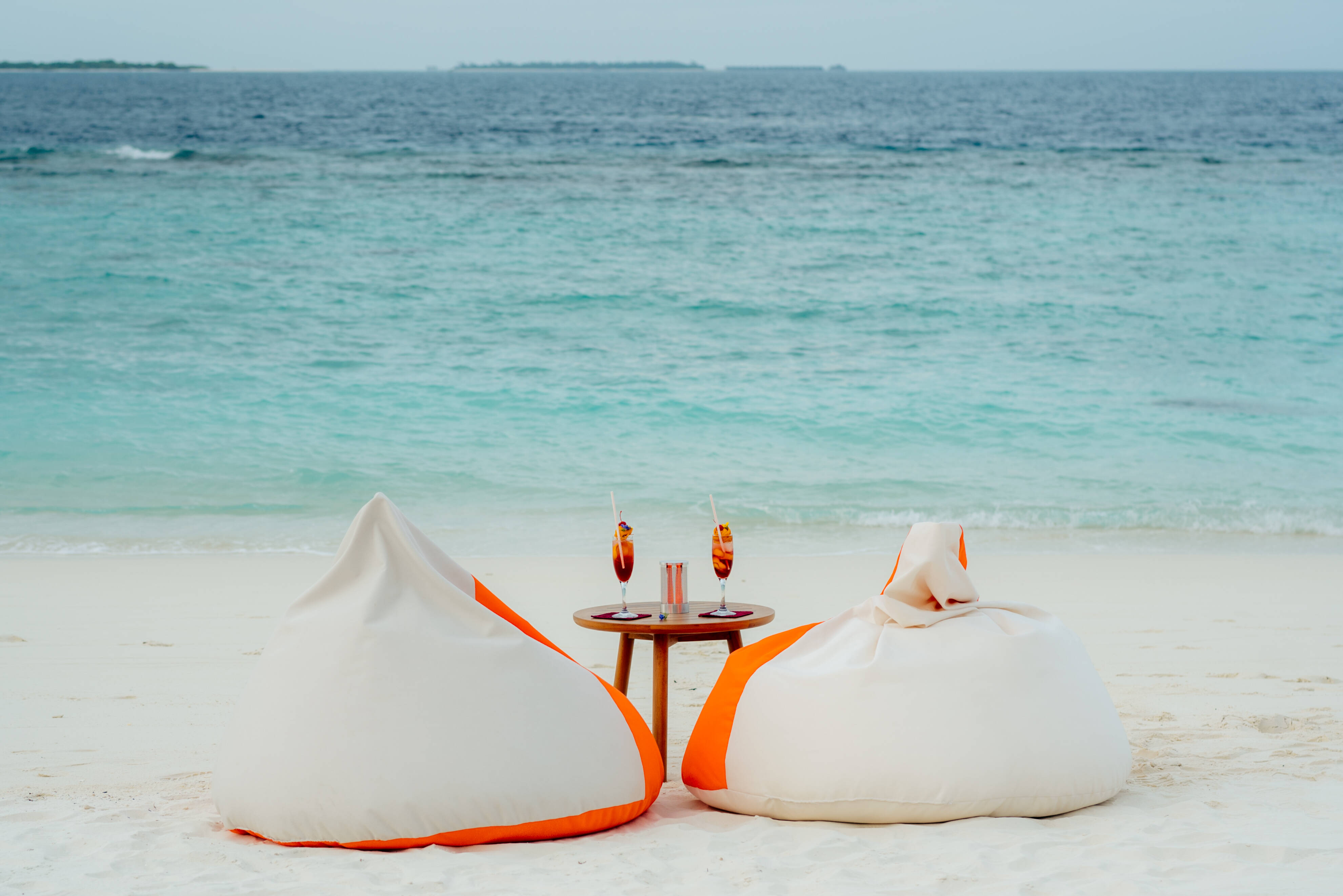 Malediven Adaaran Select Meedhupparu Resort Strand Cocktails