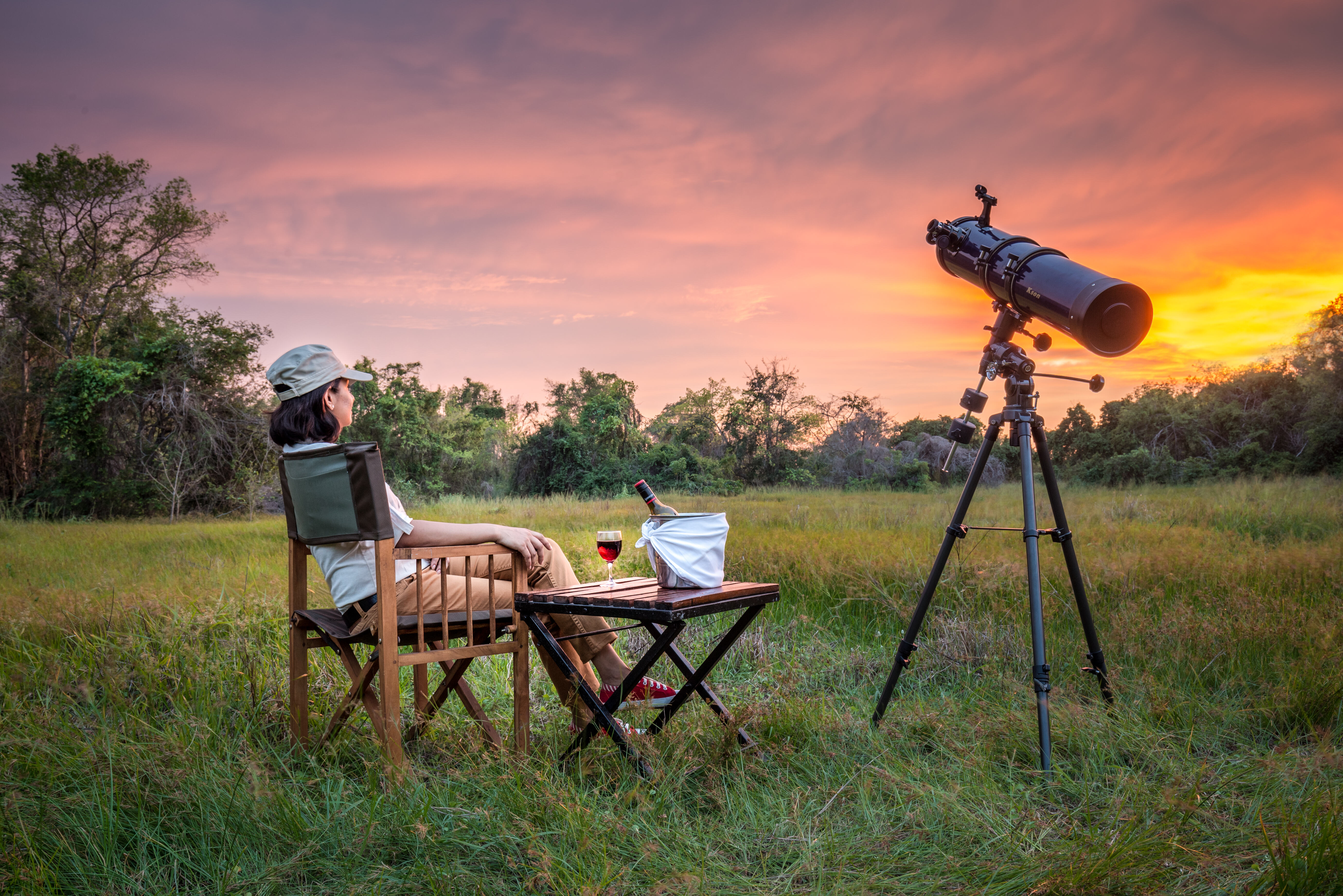 Genieten van een drankje tijdens zonsondergang Yala NP