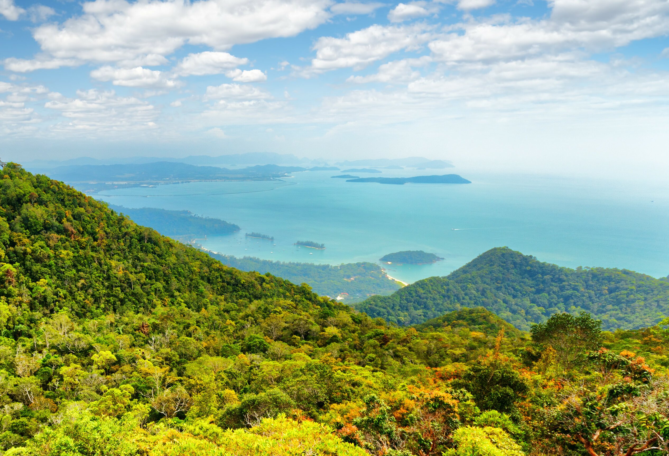 Uitzicht over de eilanden rond Langkawi