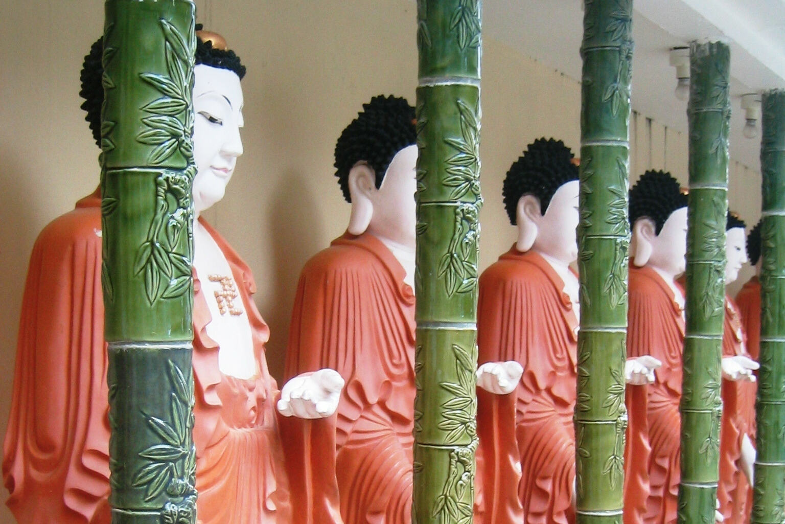 Boeddhabeelden bij de Kek Lok Si tempel op Penang