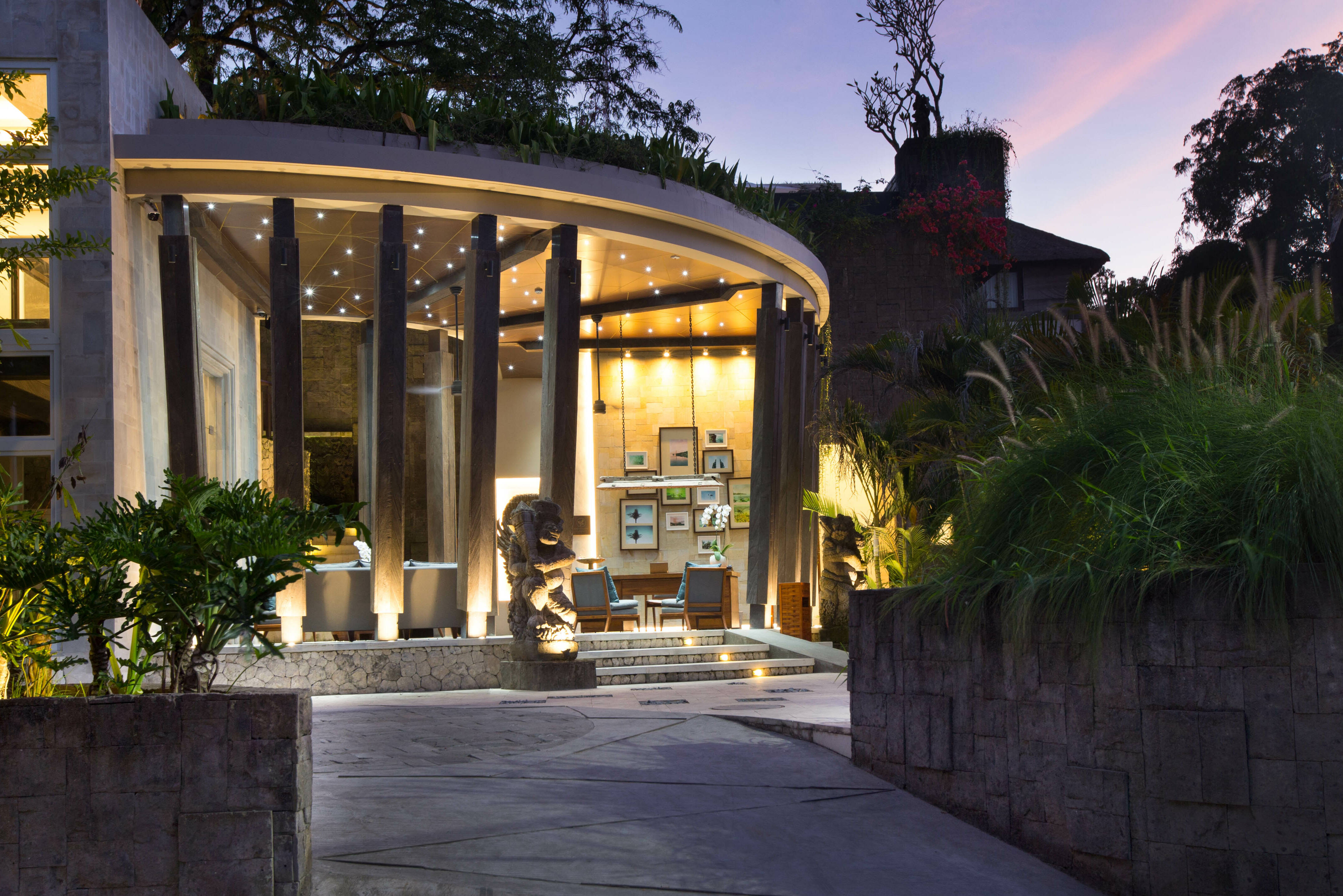 Lobby van The Tamarind Resort op Nusa Lembongan in Indonesie