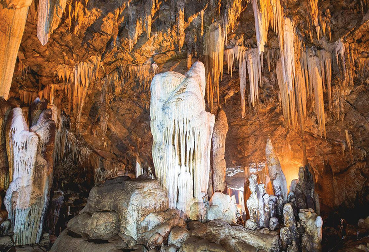 Khanom Khao Wang grotten