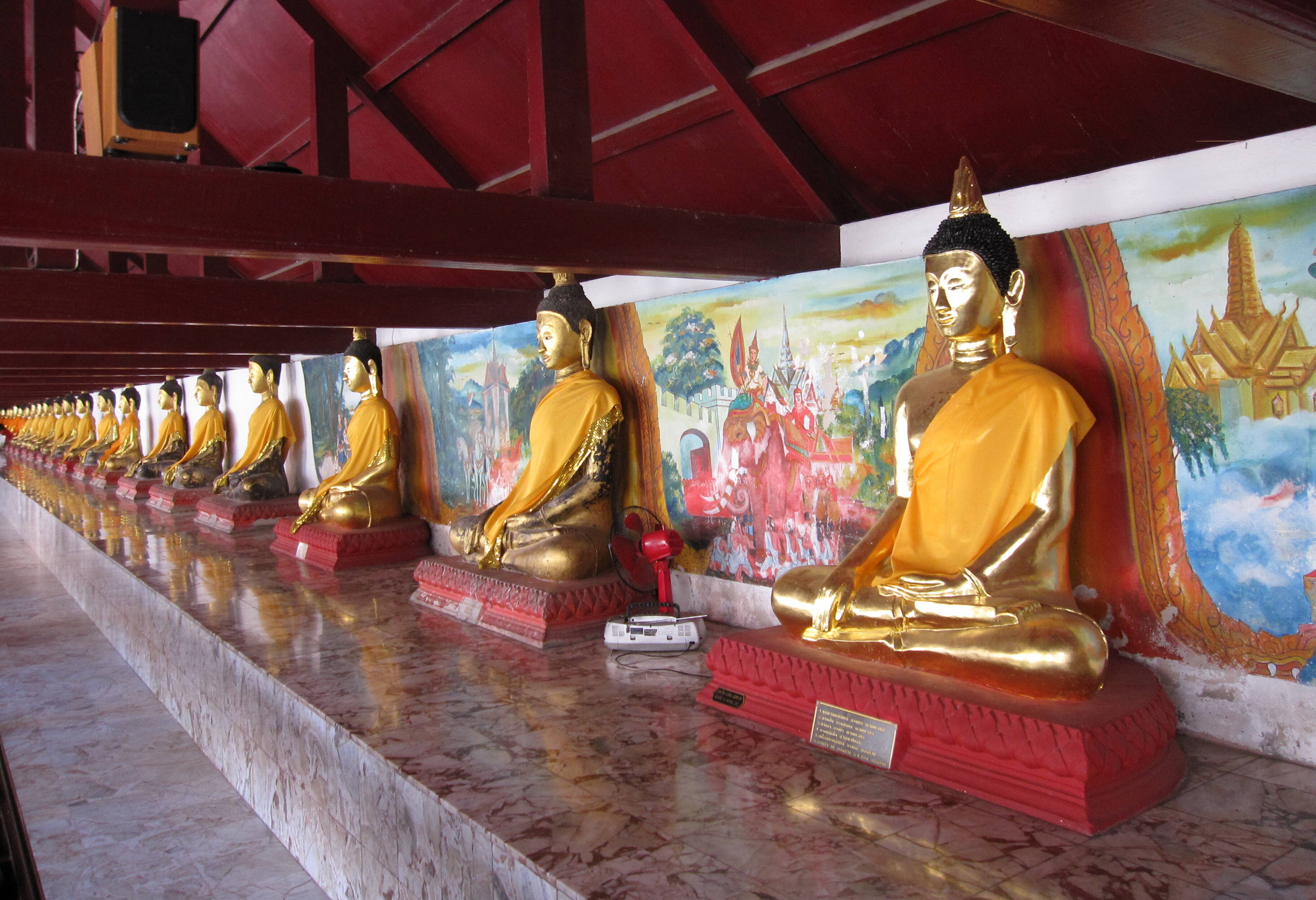 Nakhon Si Thammarat tempel boeddhabeelden