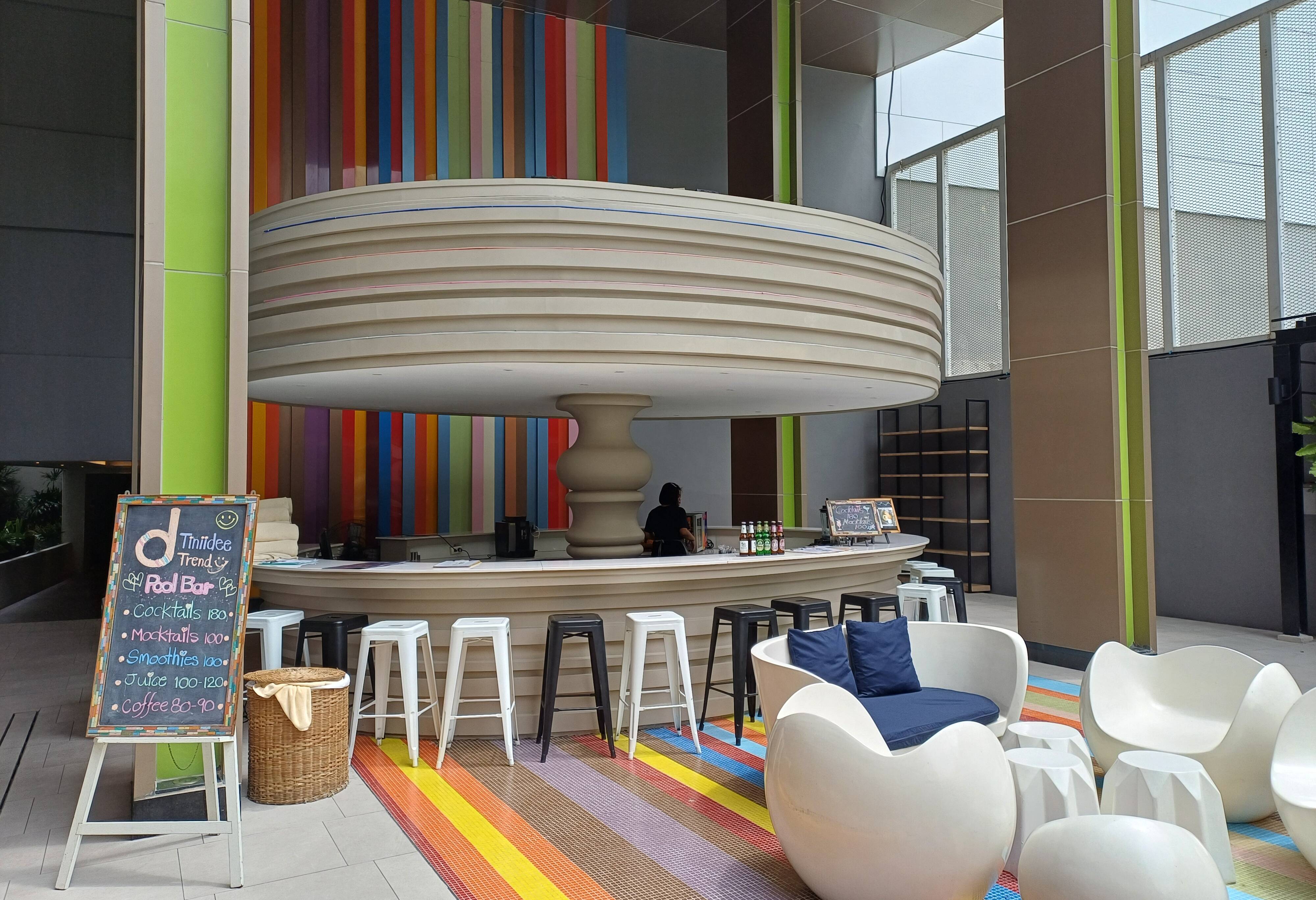 Poolbar Tinidee Trendy Bangkok