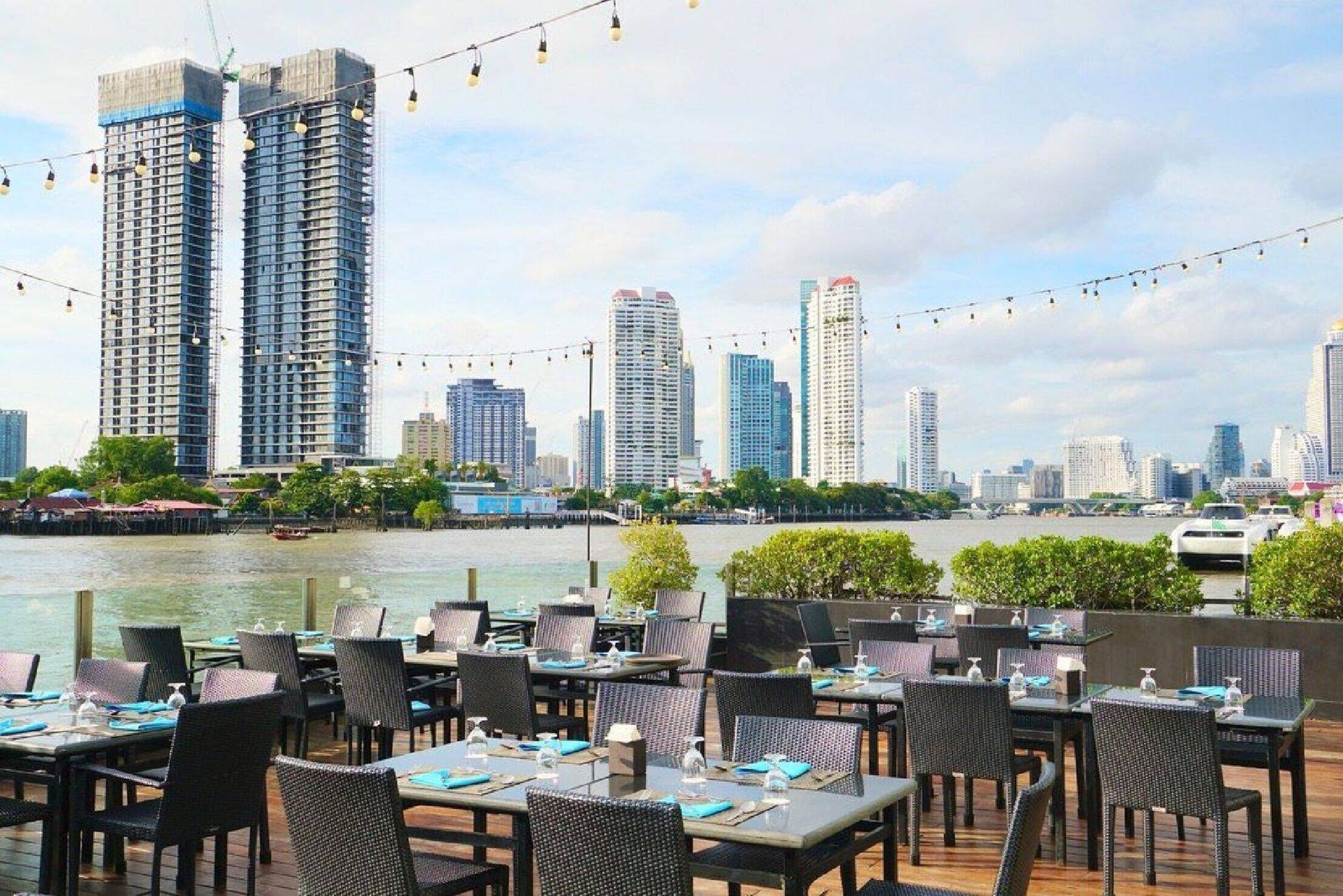 Thailand Bangkok Ramada Plaza Menam Riverside Terras