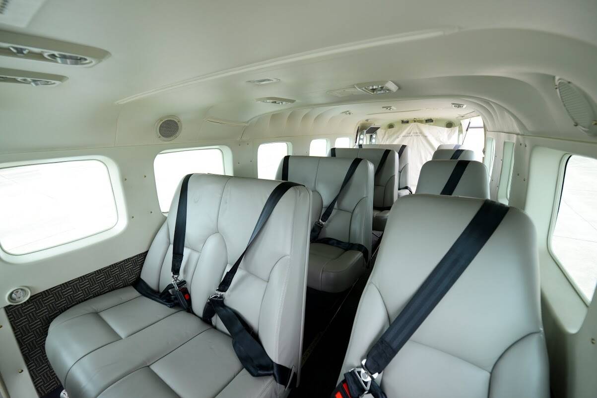 Interieur van watervliegtuig voor rondvlucht in Halong Bay en Bai Tu Long Bay in Vietnam