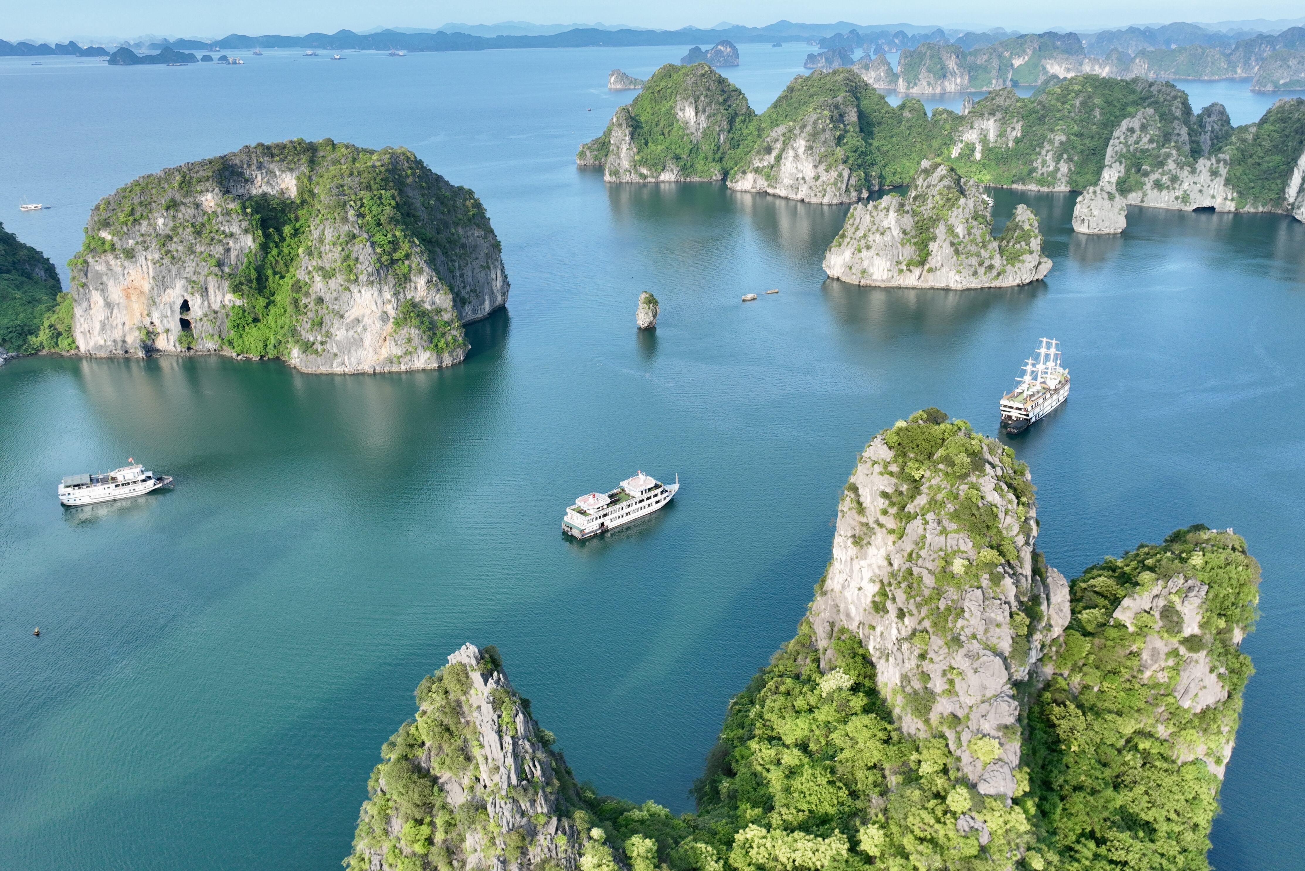 Schepen in Halong Bay Vietnam