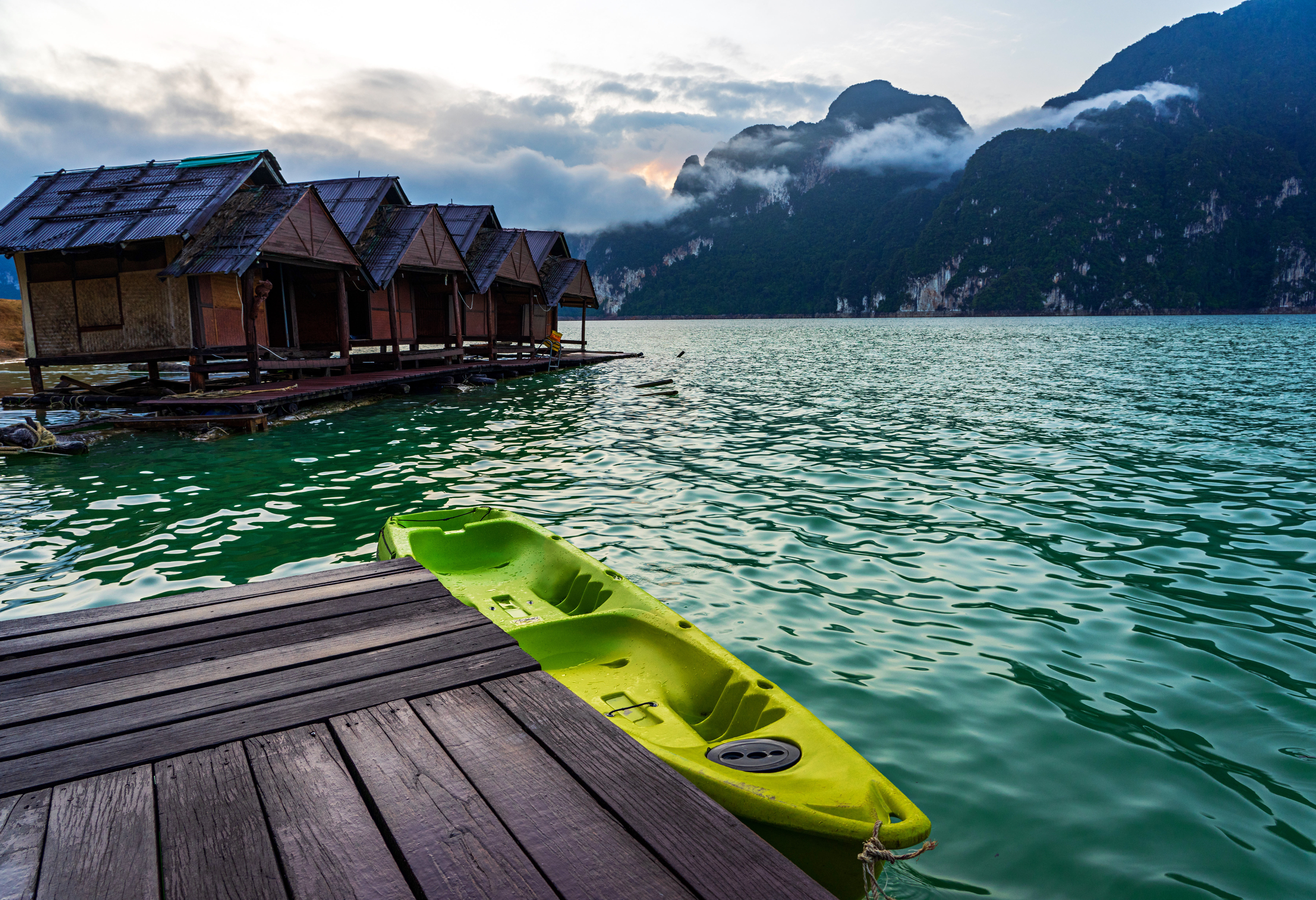 Kajak bij de rafthouse in Khao SOk
