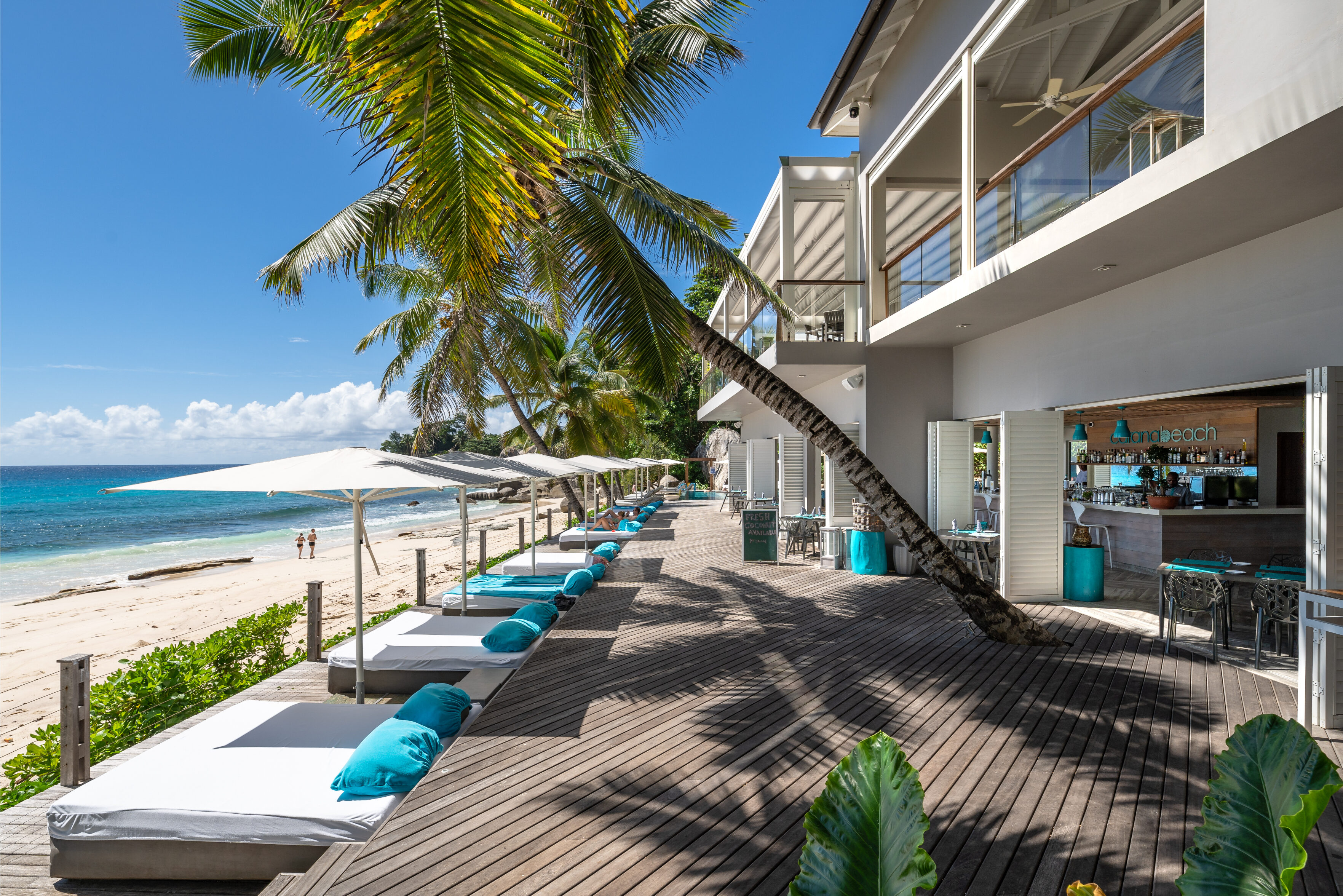 Seychellen Mahe CaranaBeach Hotel Terras