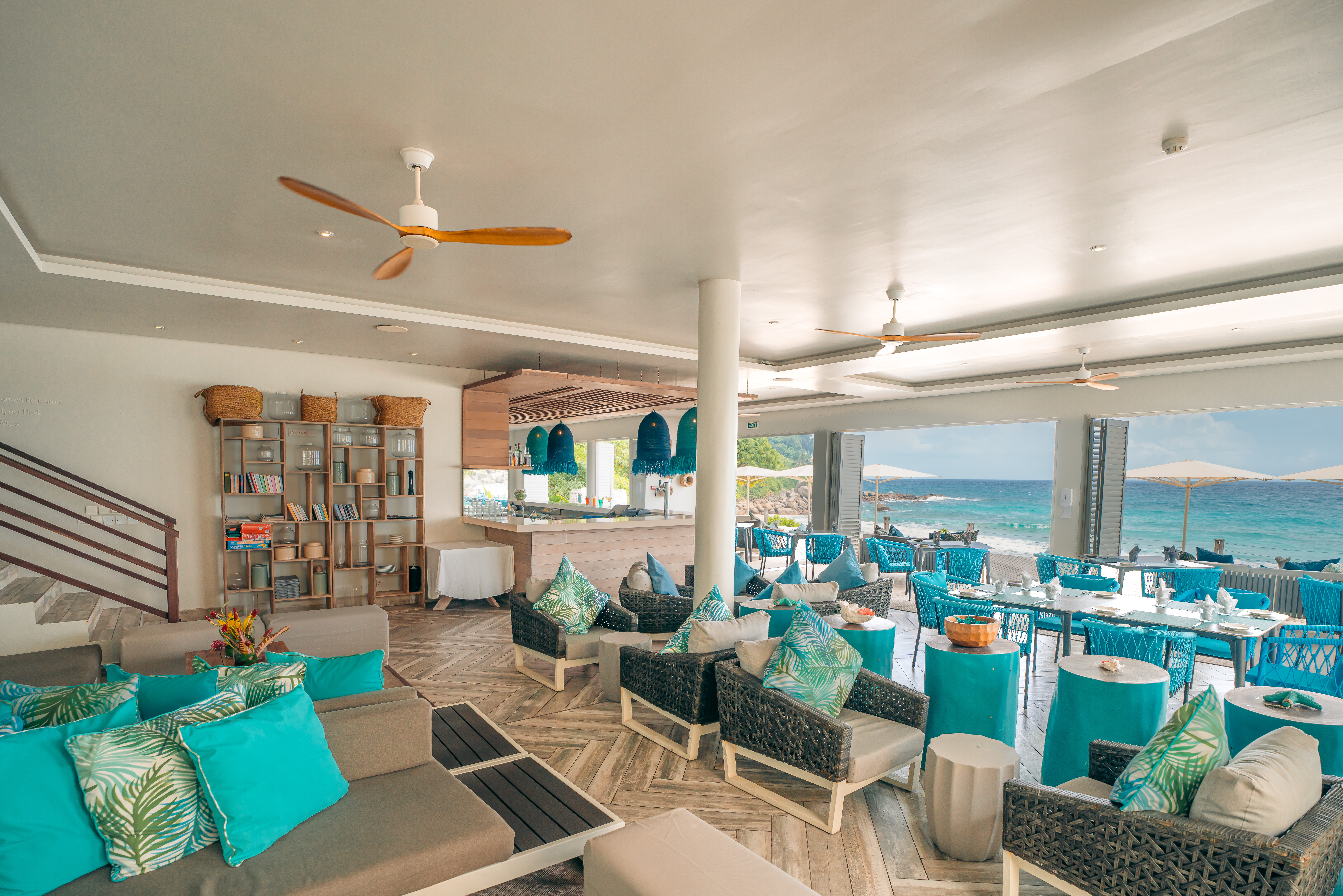 Seychellen Mahe CaranaBeach Hotel Bar