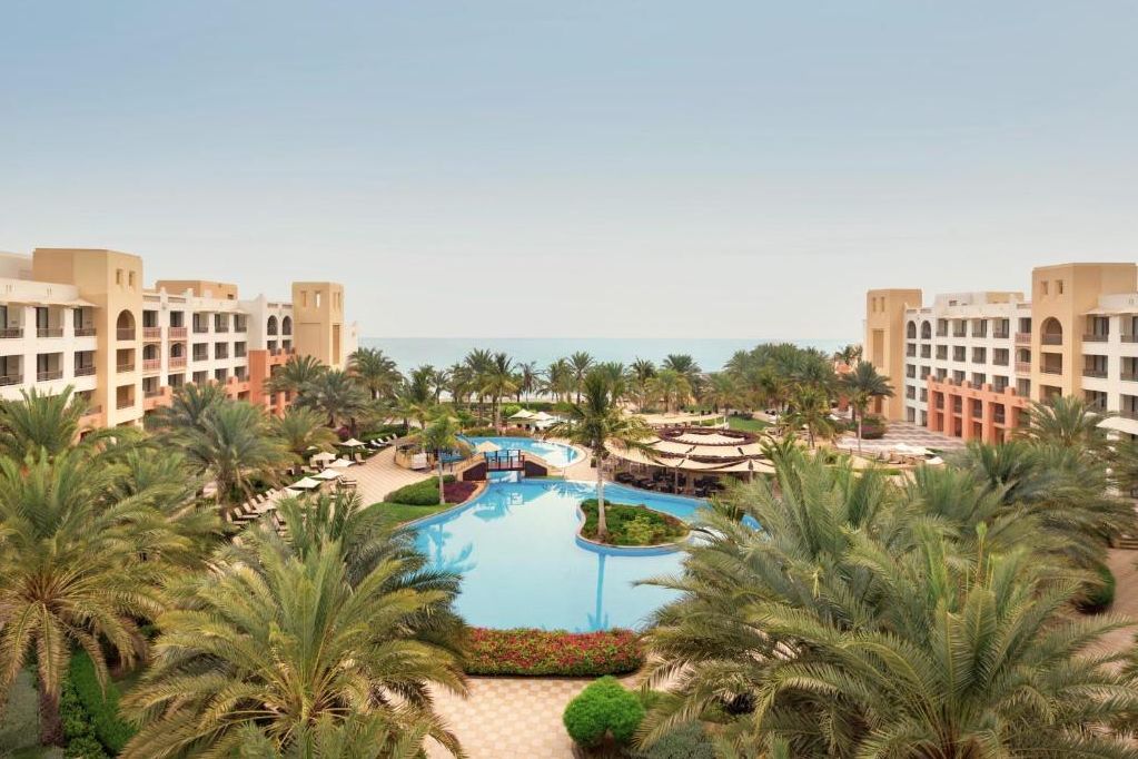 Oman Muscat DoubleTree by Hilton Al Waha Omgeving Zwembad