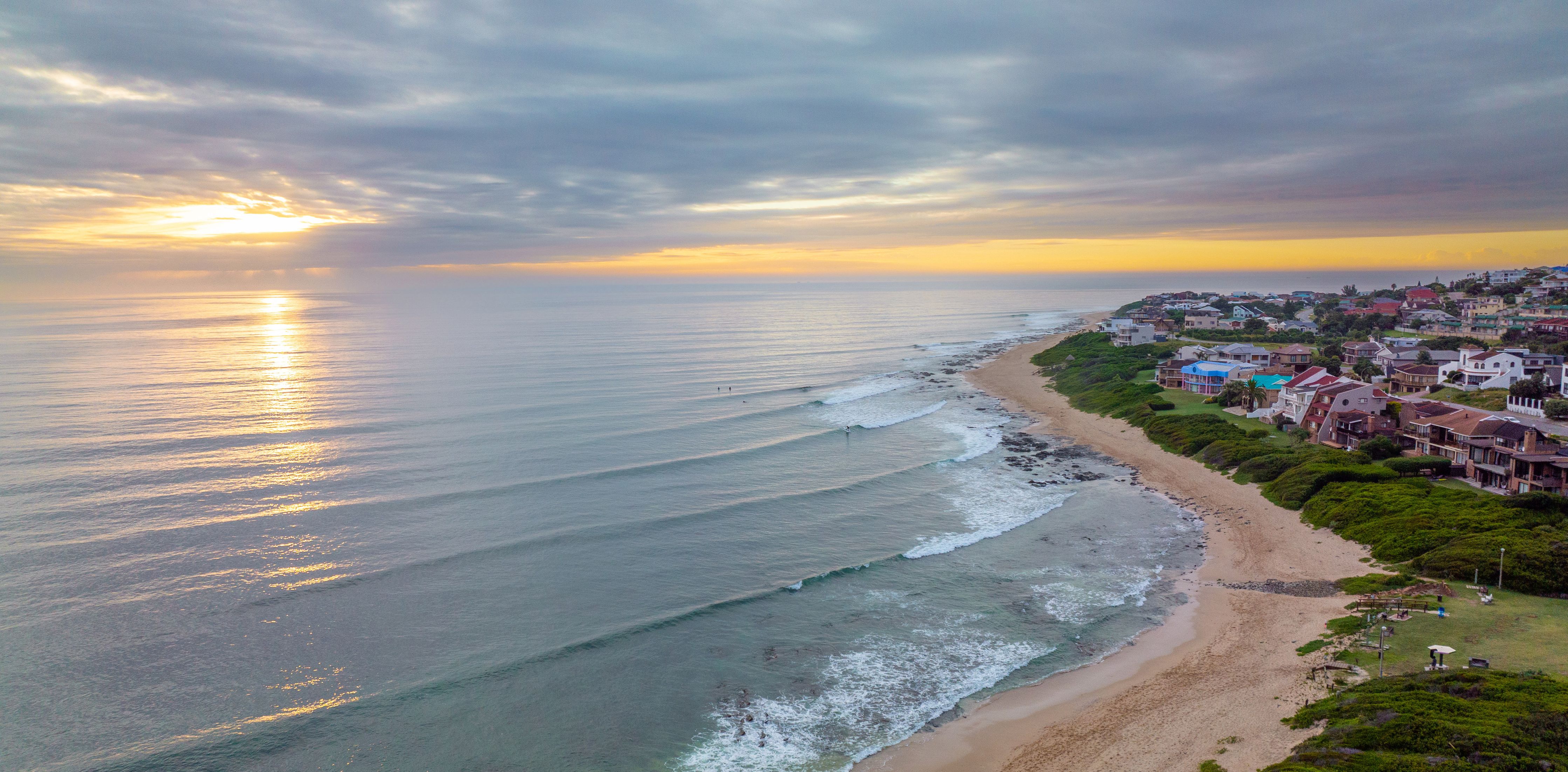 Zuid-Afrika-Jeffreys-Bay-drone-sunset