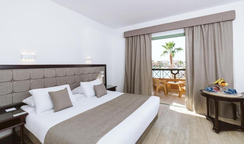 Egypte-Marsa-Alam-Akassia-Swiss-Resort-Standaard-Pool-View