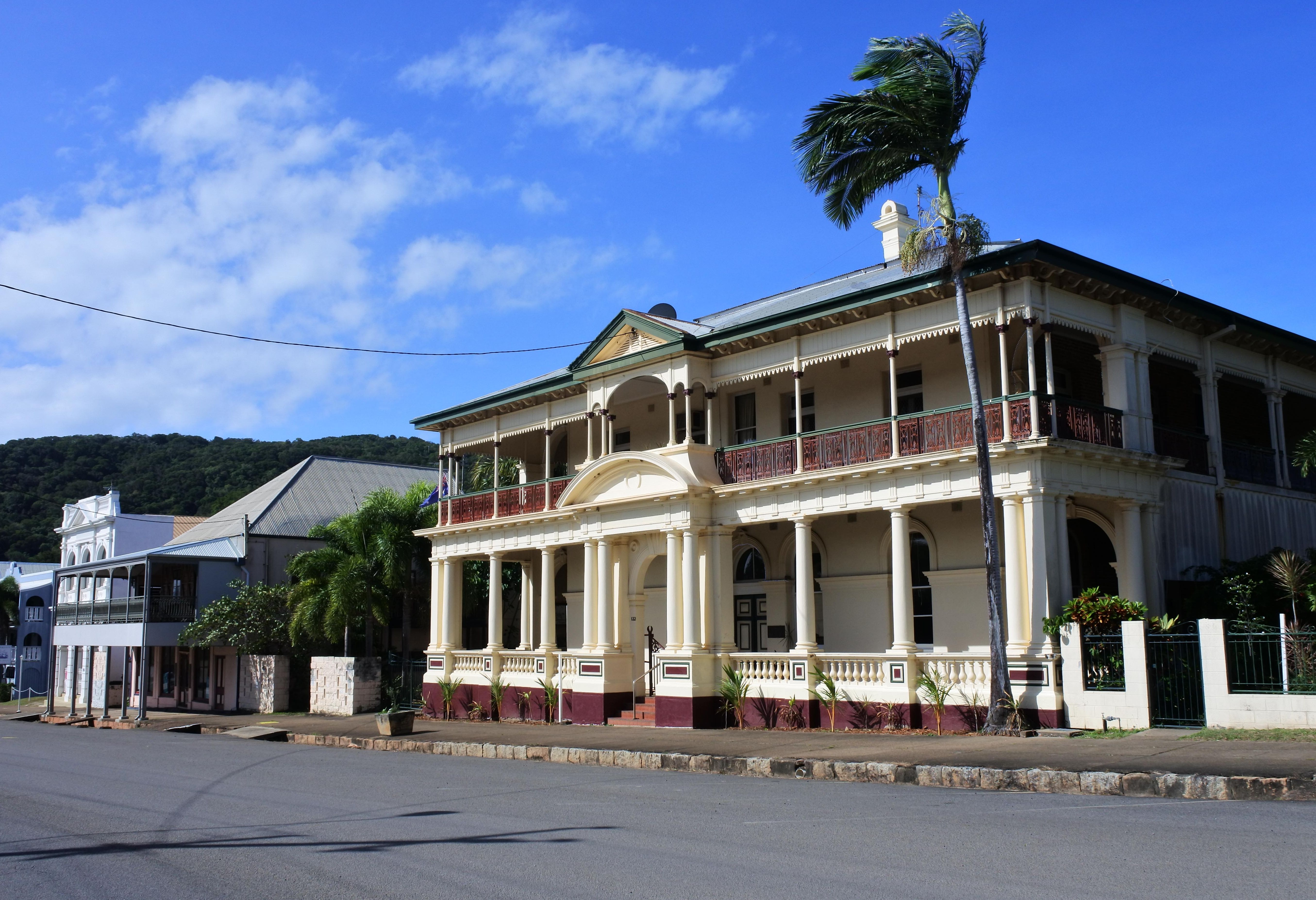 Historische gebouwen in de hoofdstraat van Cooktown in Australie