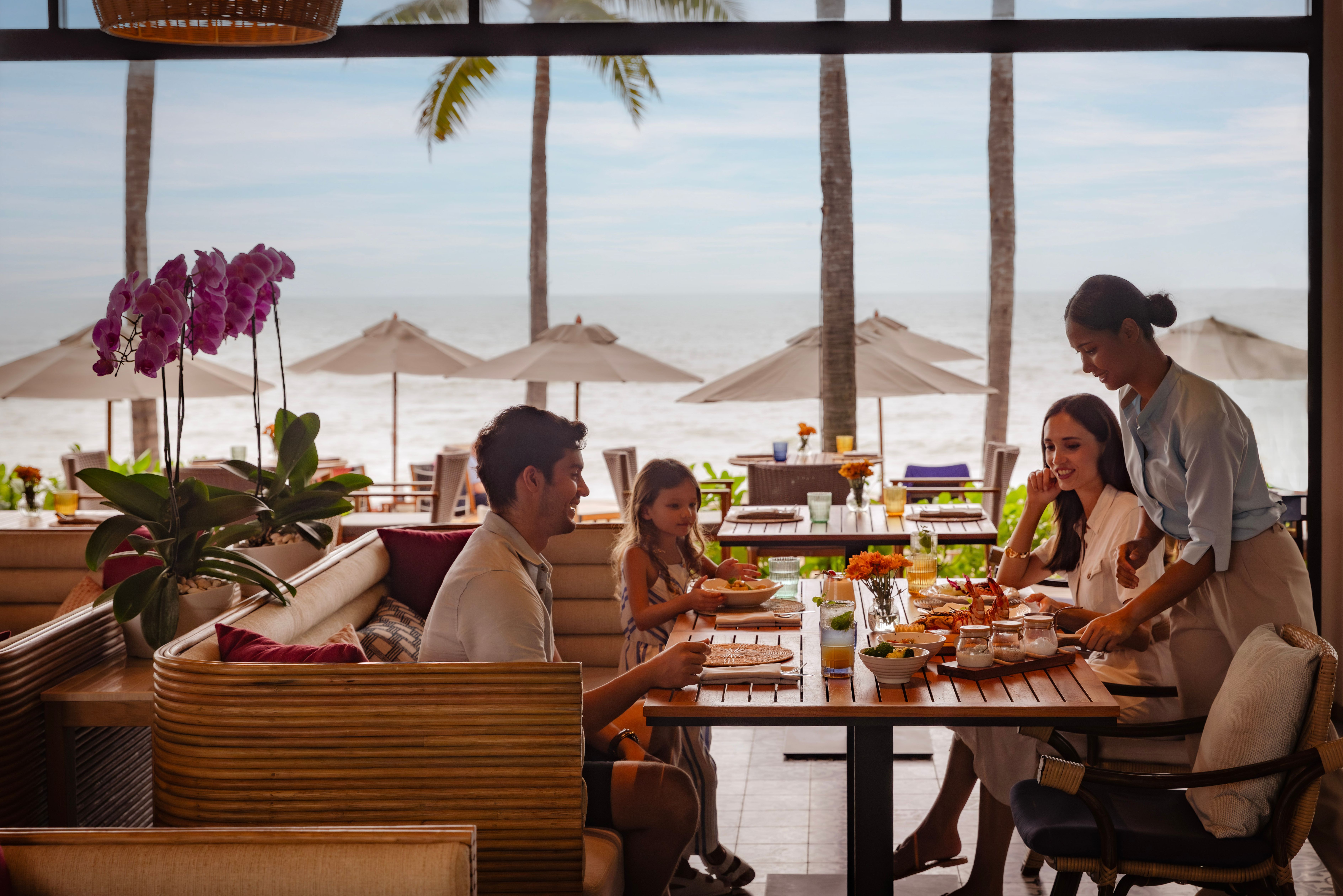 Dineren met uitzicht op zee