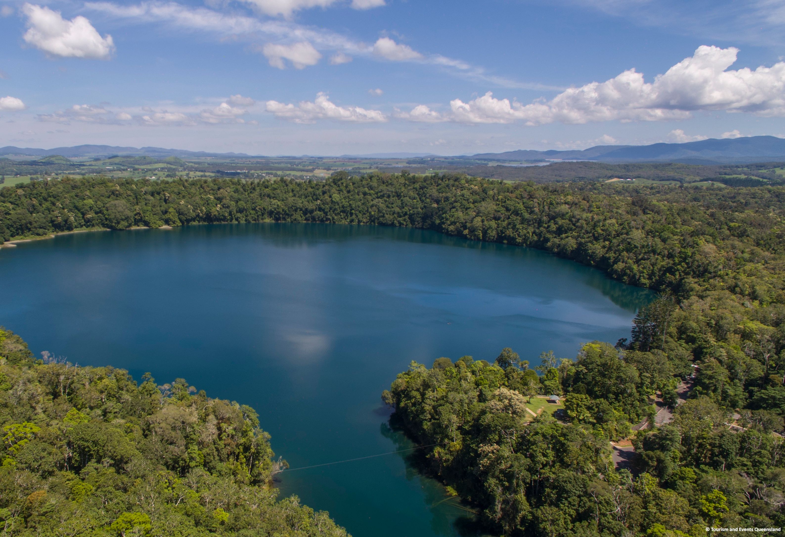 Lake Eacham in de Atherton Tablelands in Australie