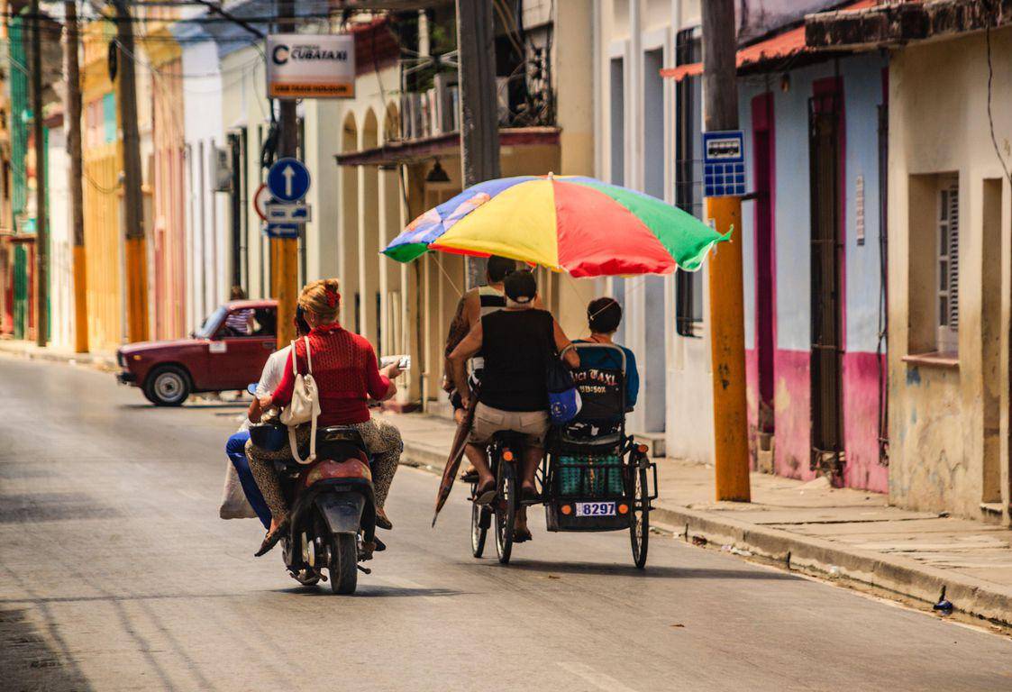 Straatbeeld in Holguin in Cuba