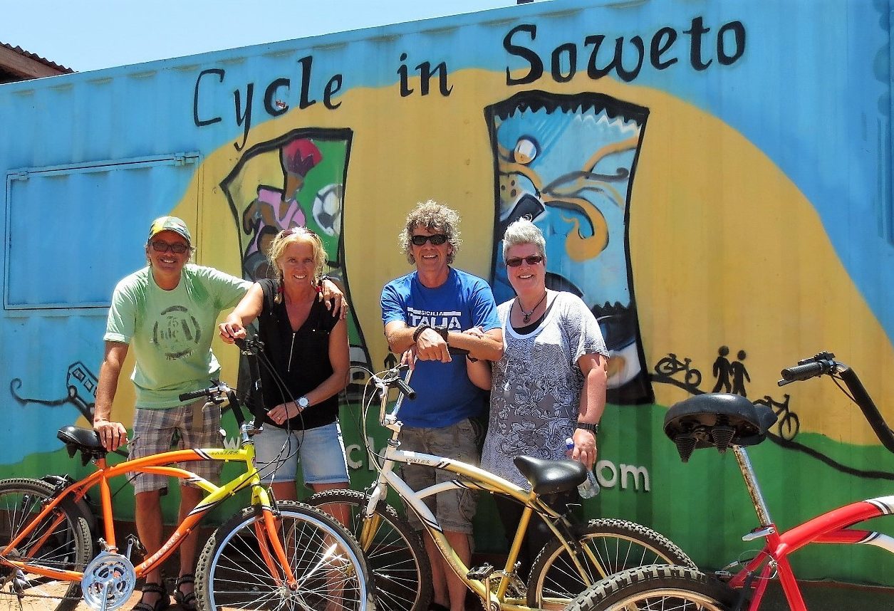 Fietsen in Soweto, Zuid-Afrika