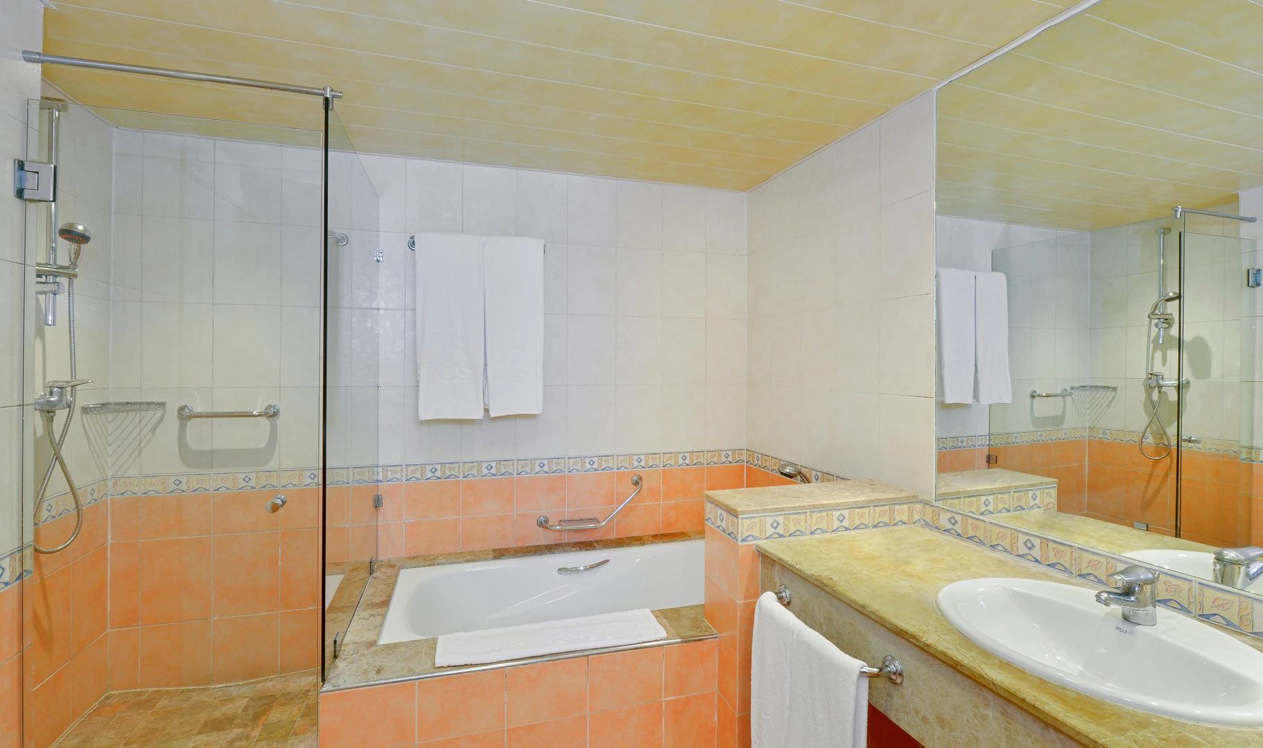 Badkamer van de Standaardkamer in het Iberostar Selection Varadero in Cuba