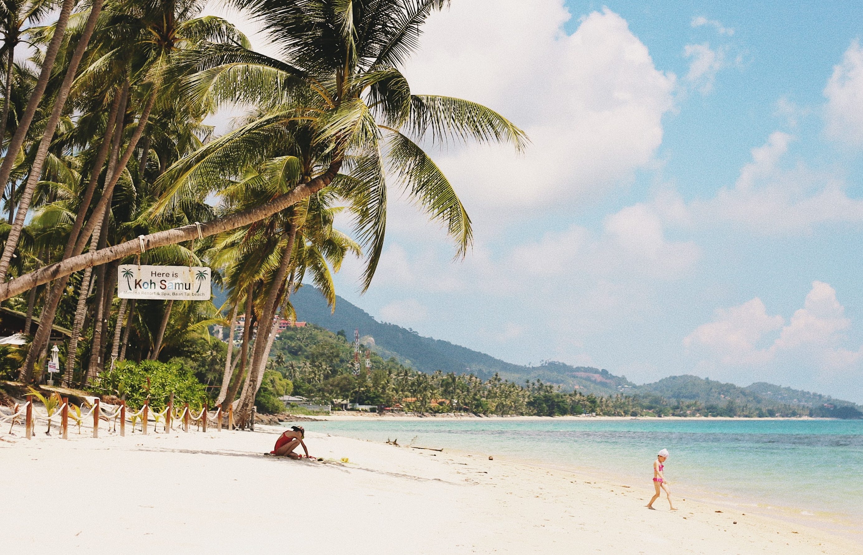 Het witte zandstrand van Koh Samui, Thailand