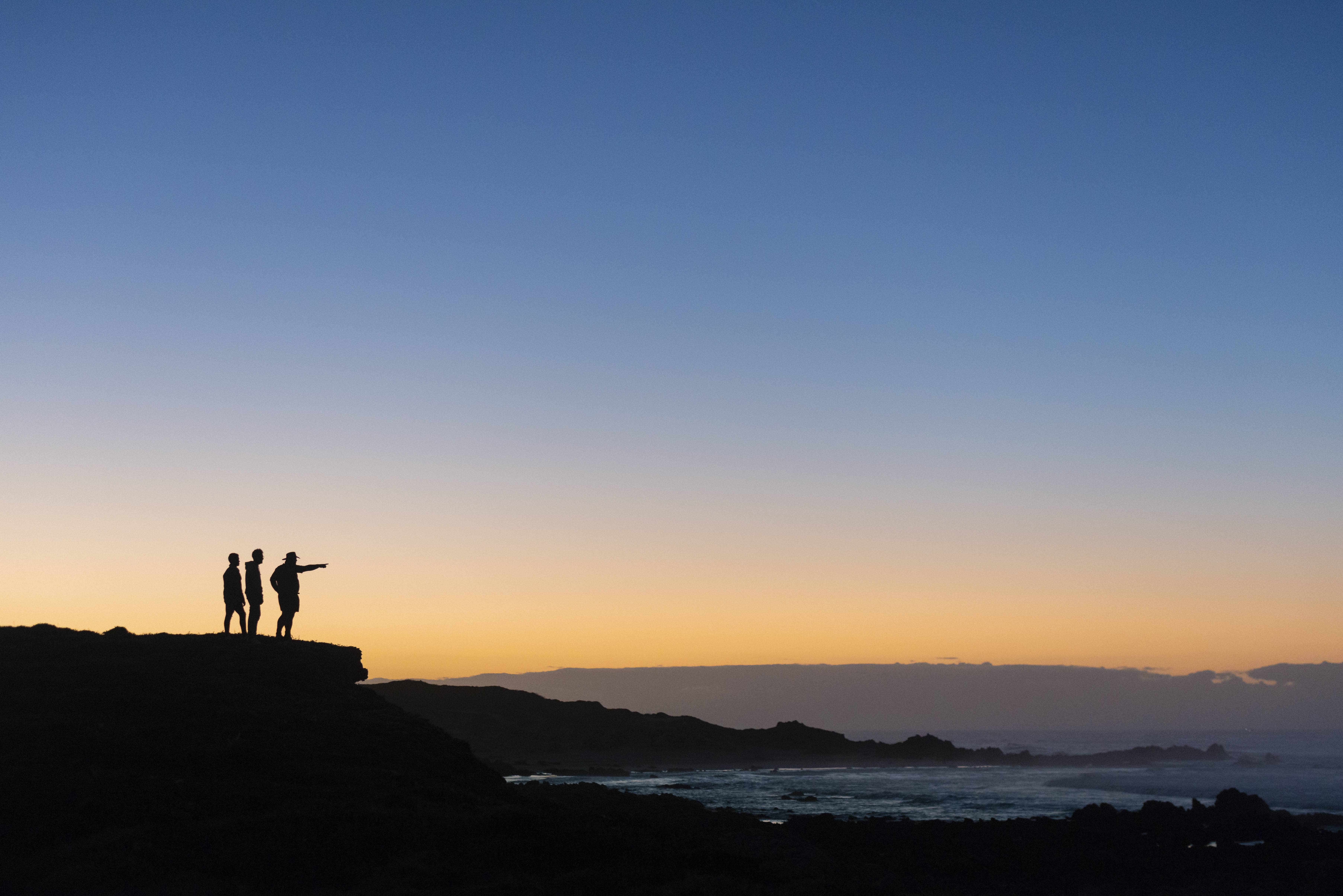 Zuid-Afrika-Port-Elizabeth-vuurtoren-van-Cape-Recife-samen-met-ranger-op-uitkijkpunt
