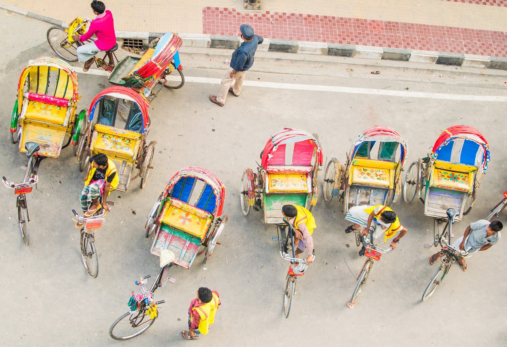 Riksja's in het straatbeeld van India