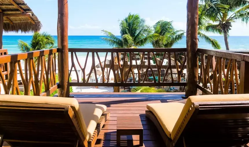Balkon van Ocean View Suite van Ana y Jose in Tulum Mexico