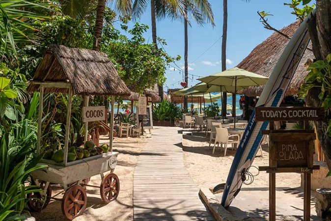 Bar van Colibri Beach Hotel in Playa del Carmen Mexico