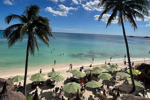 Strand van Colibri Beach Hotel in Playa del Carmen Mexico
