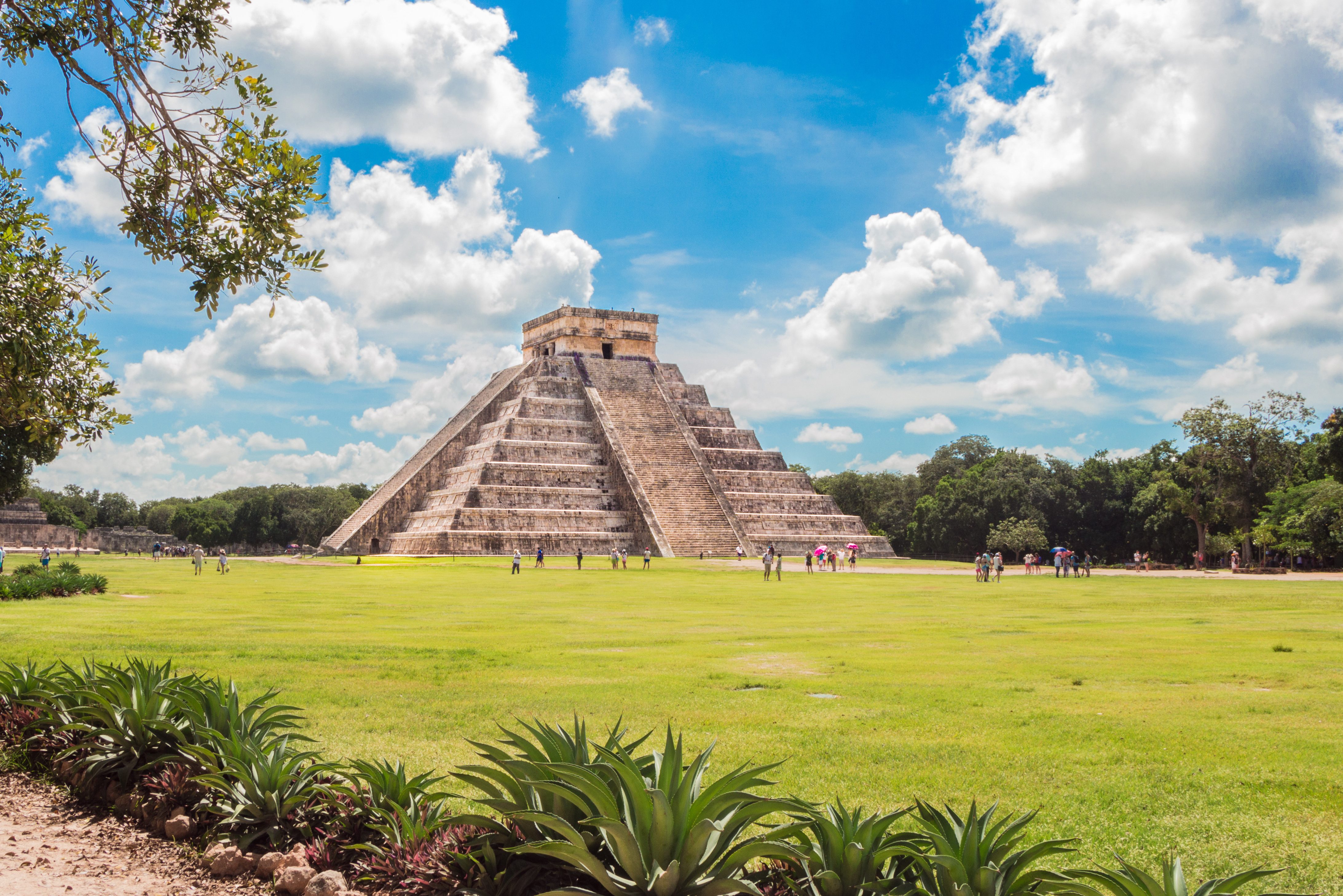 Piramide van Kulkulkan bij Chichen Itza in Yucatan Mexico