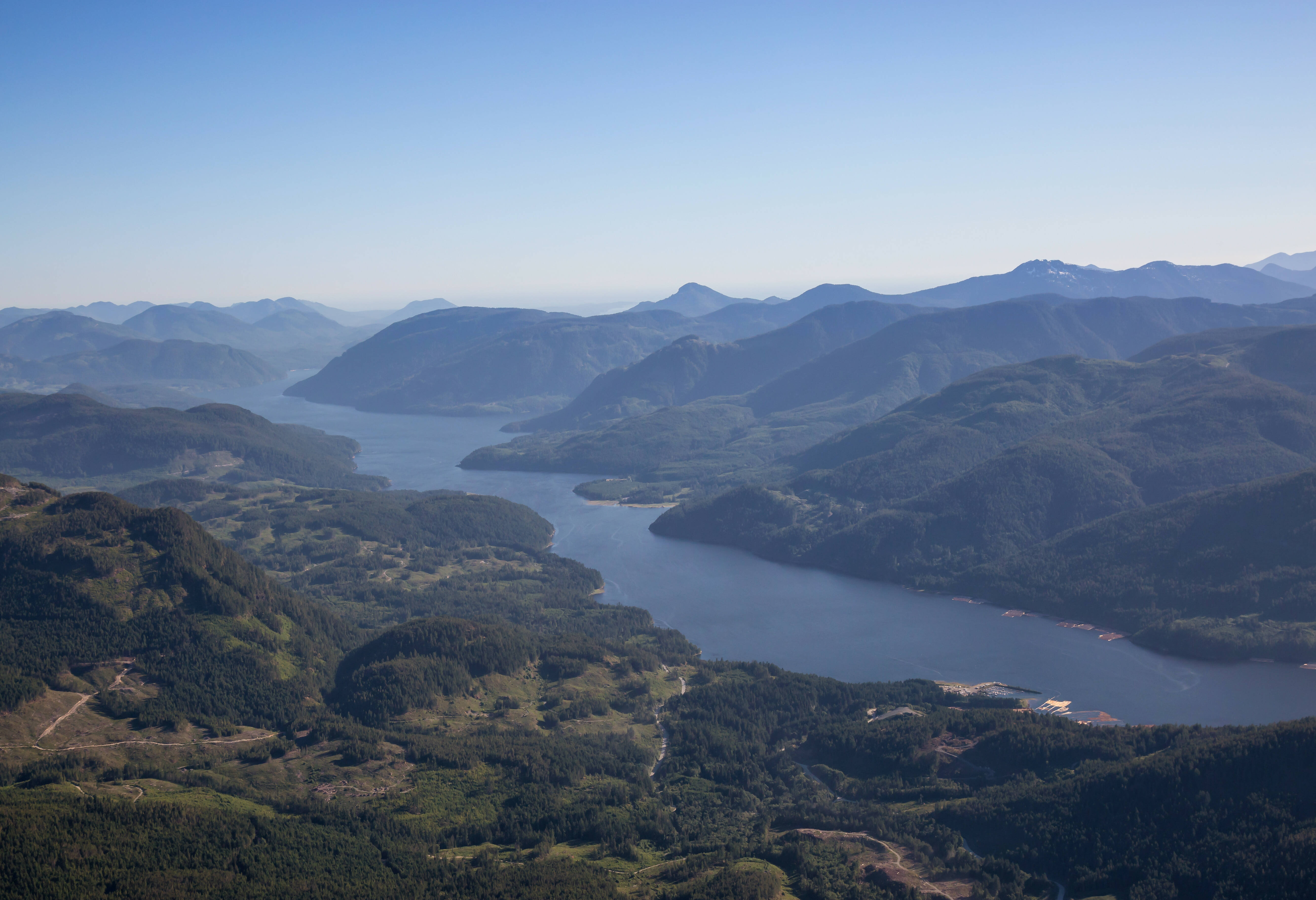 Port Alberni Inlet vanuit de lucht gezien