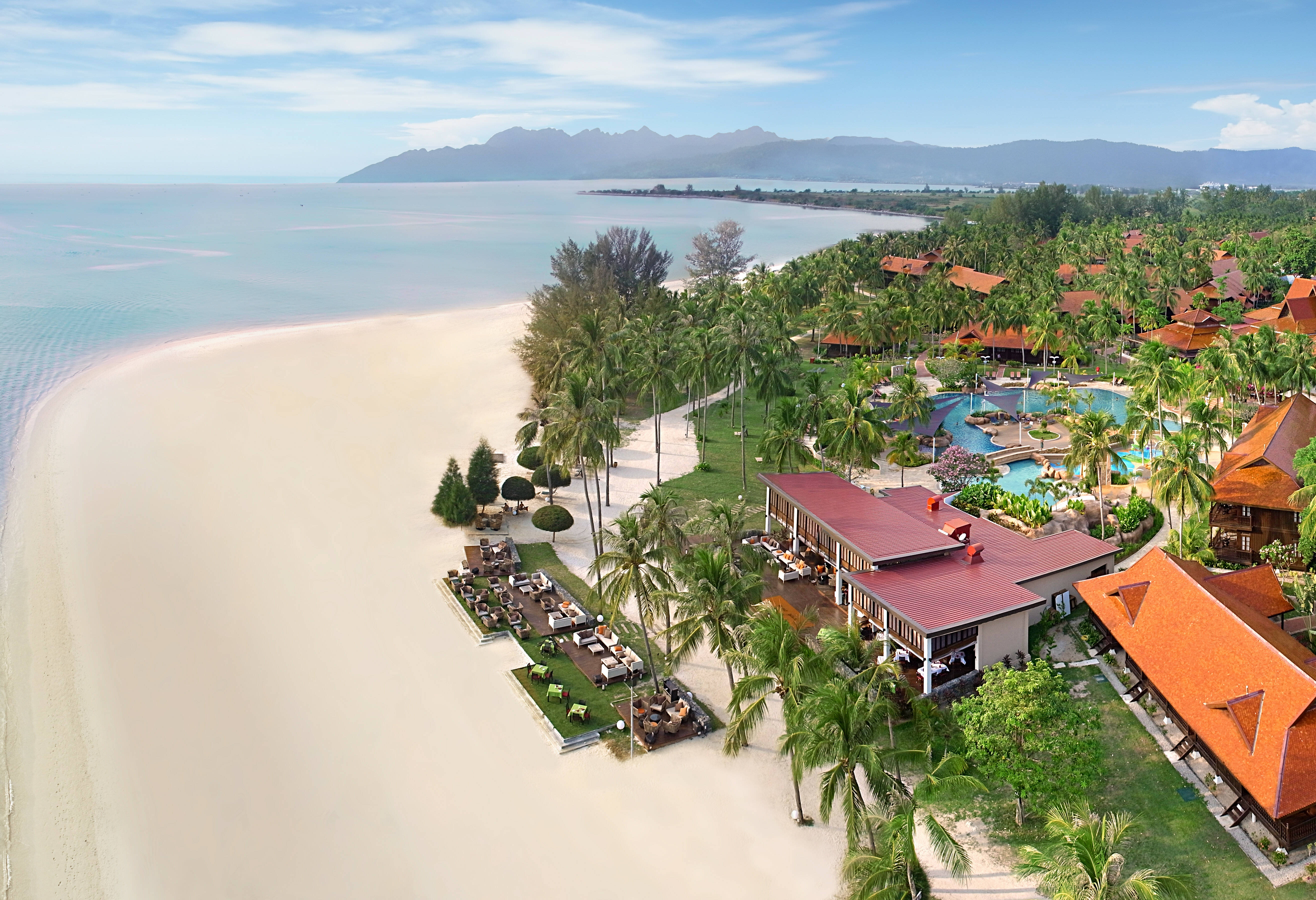Strand van Pelangi Beach Resort op Langkawi