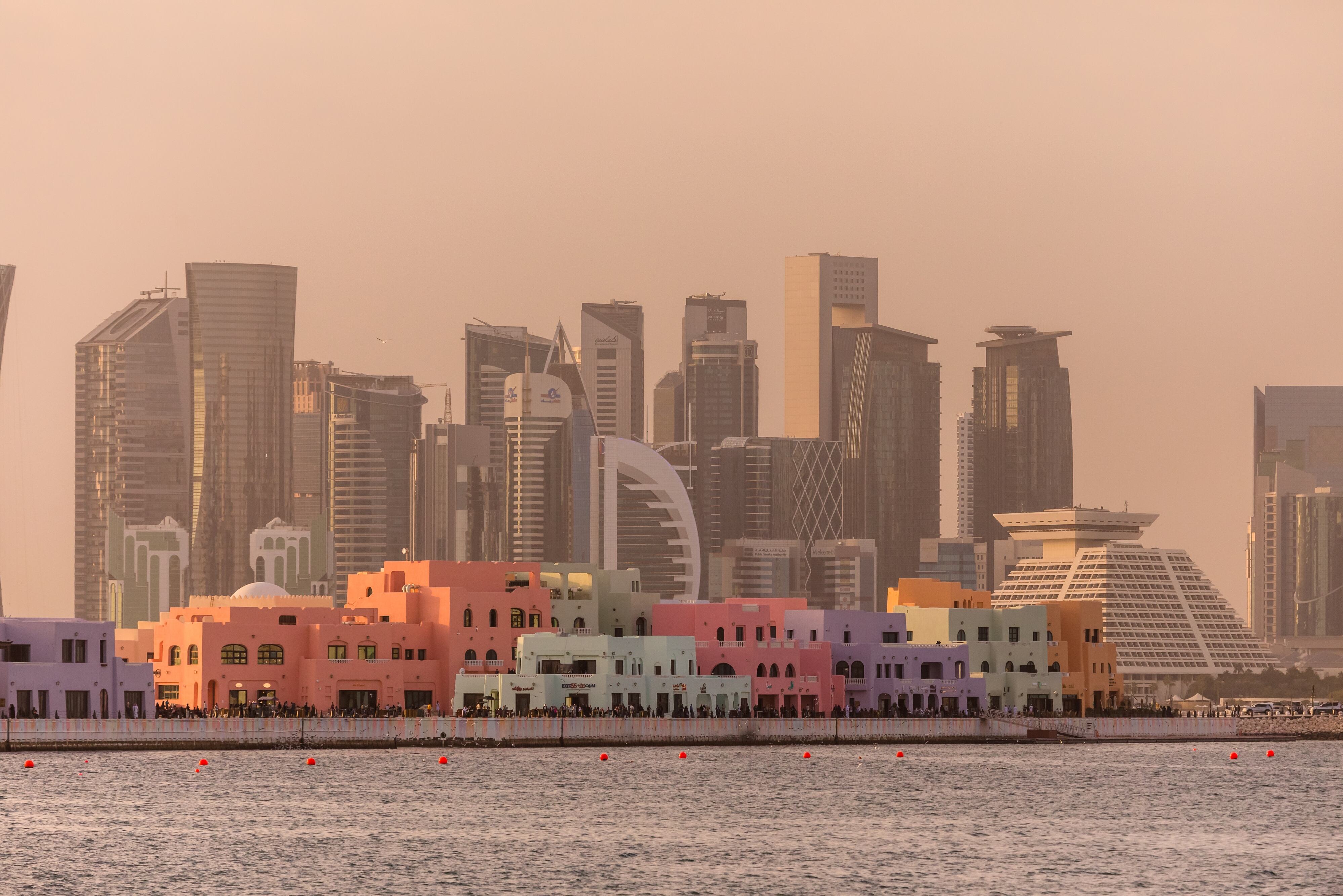Stukje skyline van Doha in Qatar
