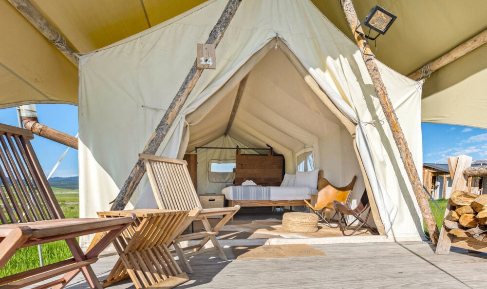 amerika yellowstone under canvas deluxe tent