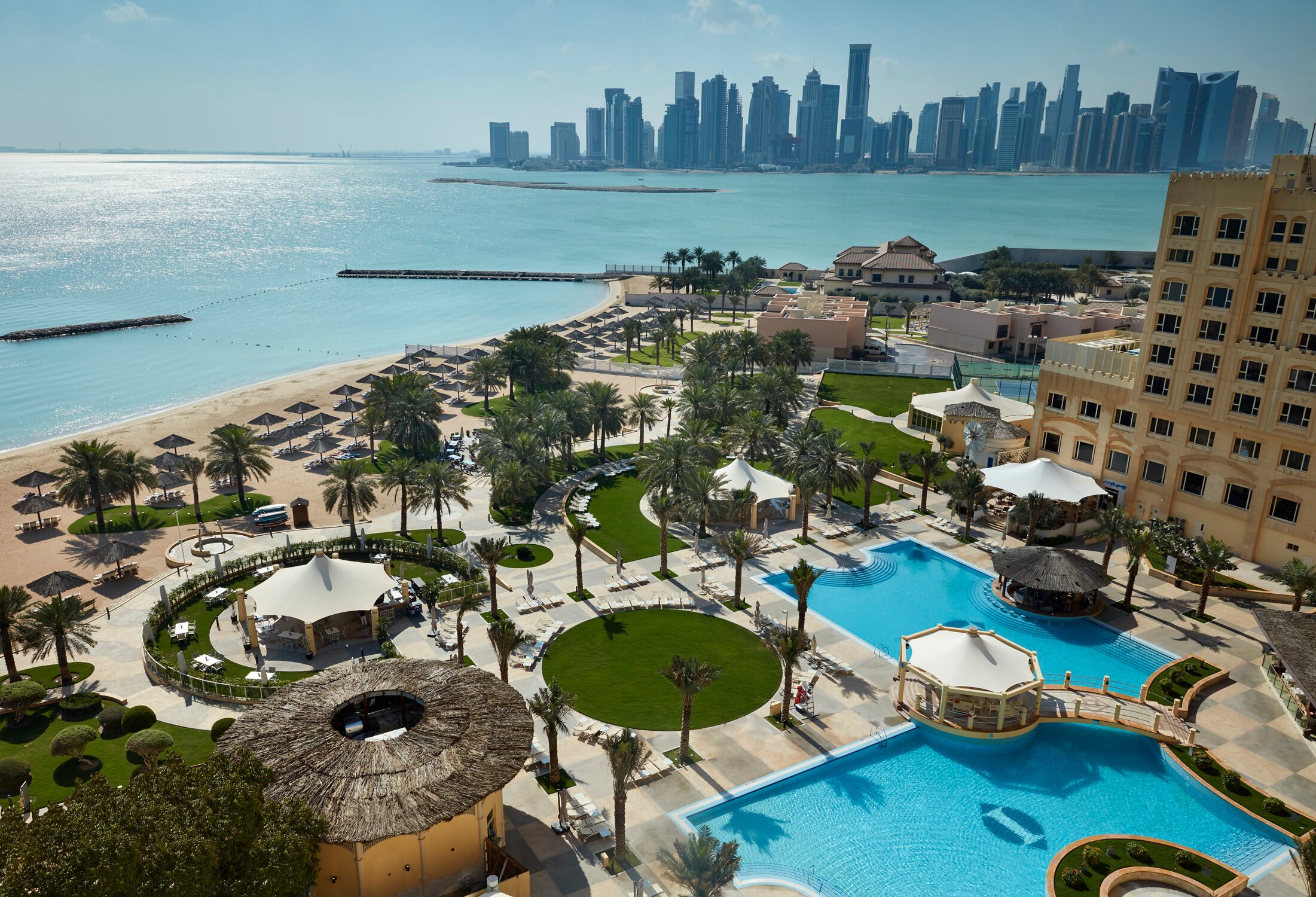 Uitzicht vanaf het Intercontinental Beach Resort in Doha in Qatar