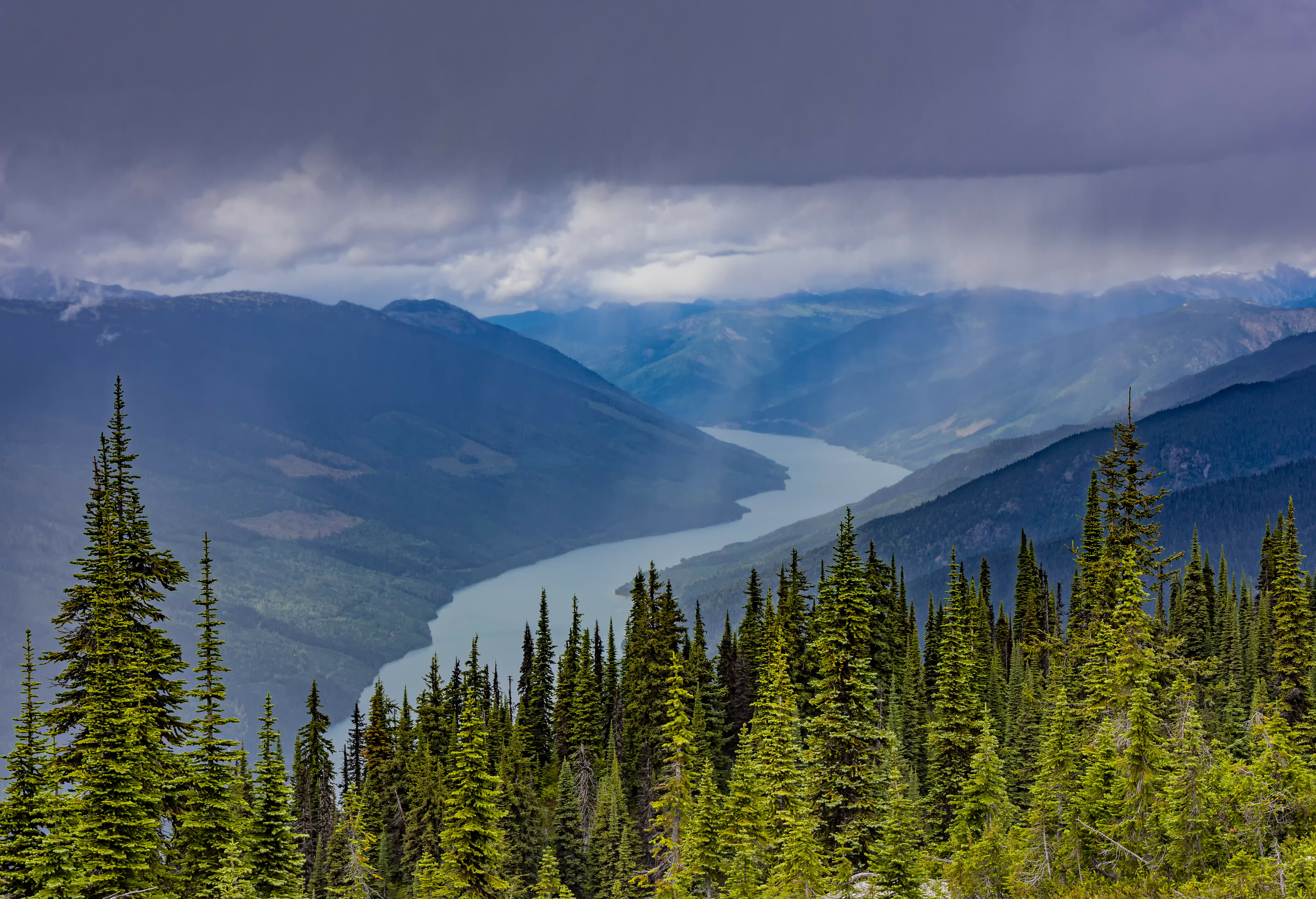 Uitzicht over Lake Revelstoke