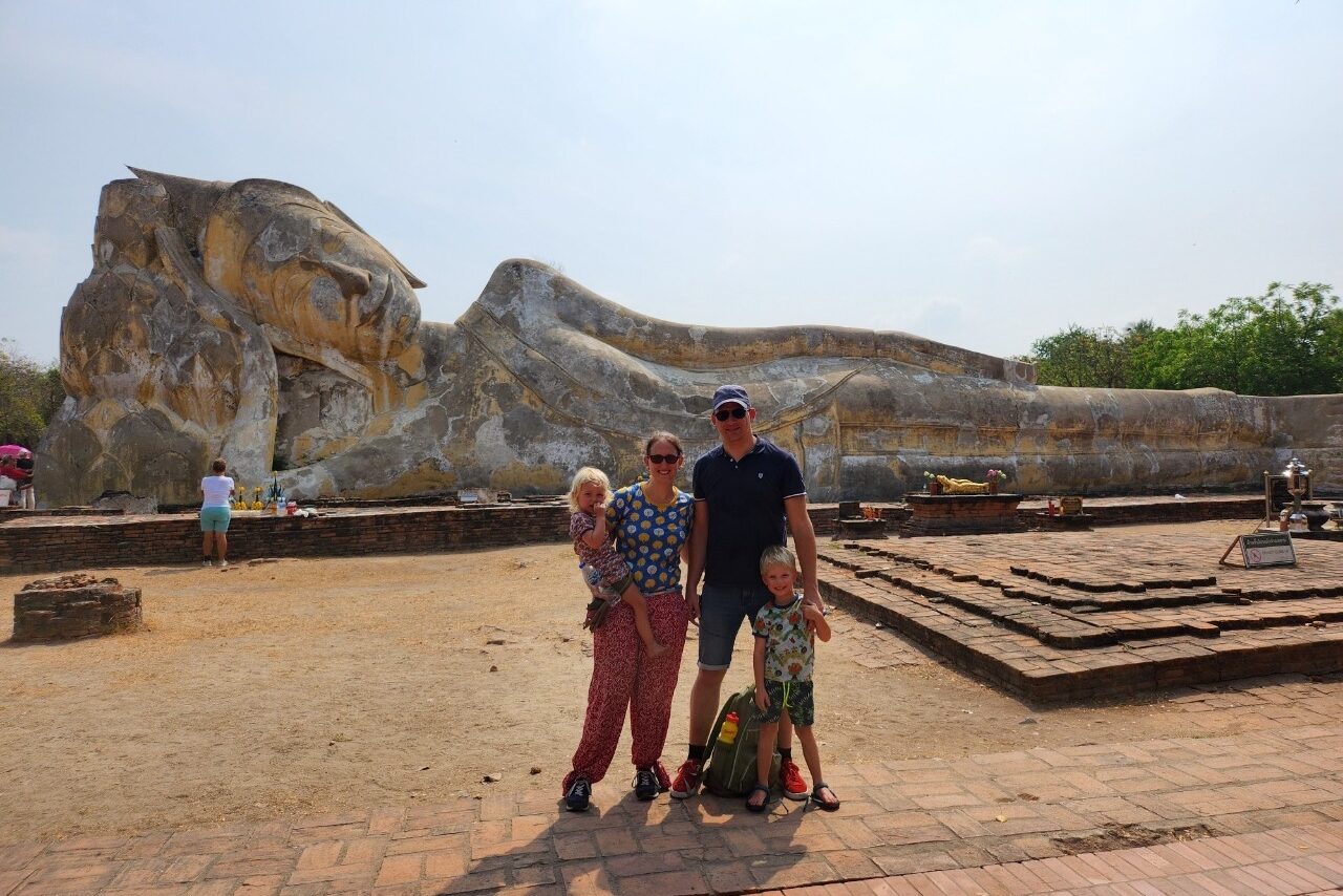 Stops bij diverse Boedha beelden