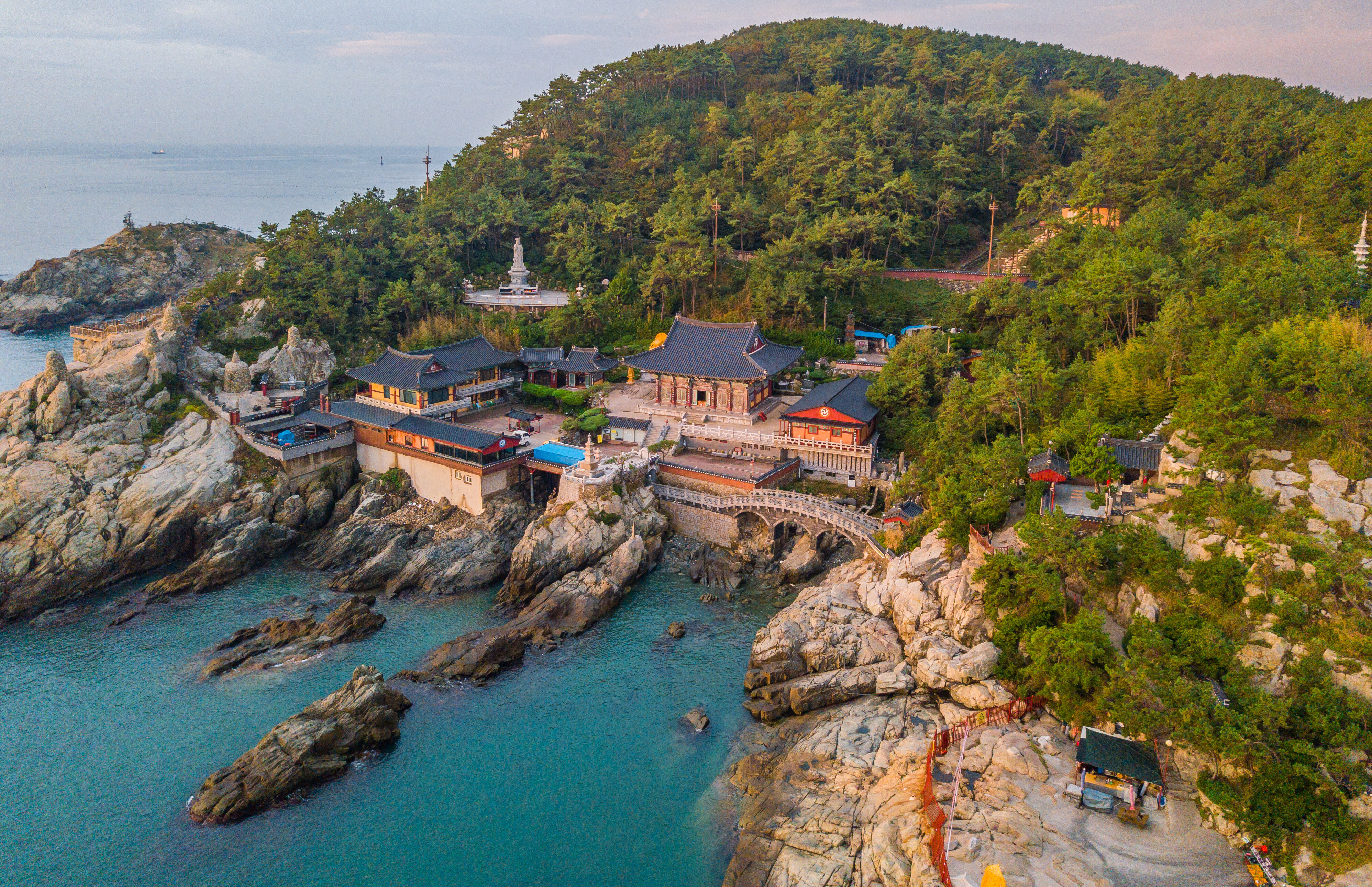 Zuid-Korea-Busan-uitzicht-yonggungsa-temple-
